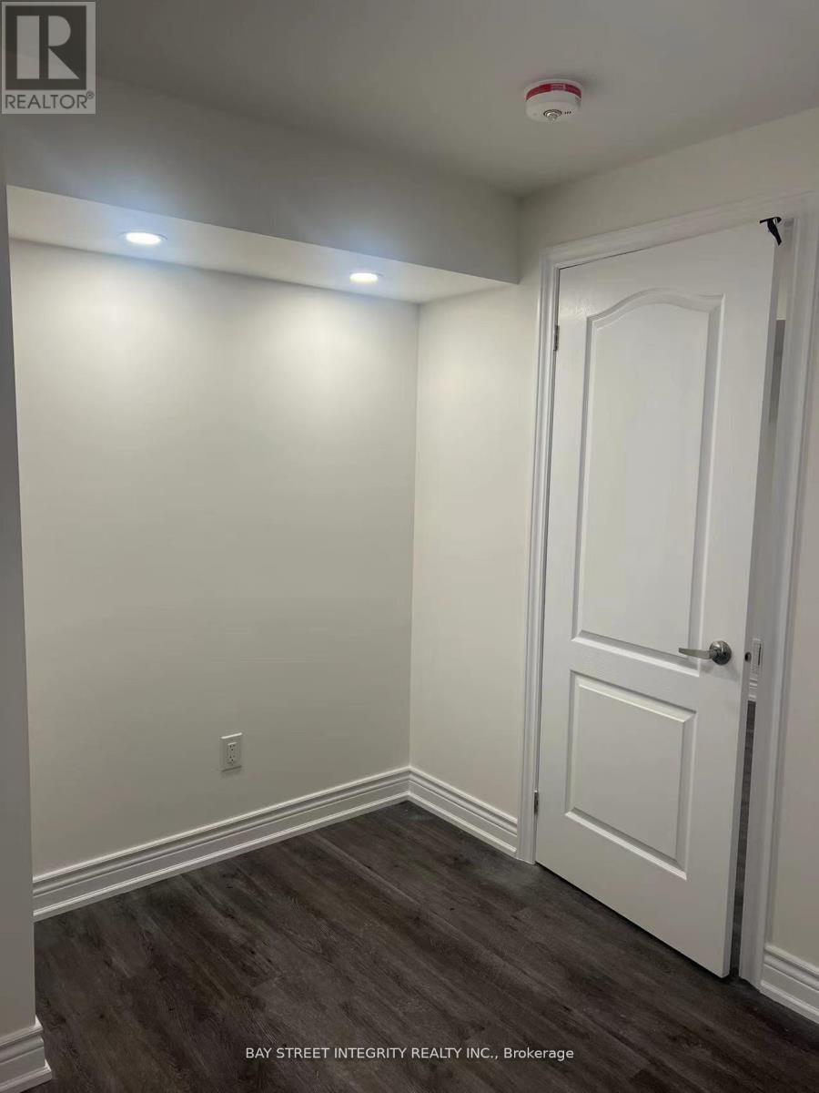 90 Milos Road, Richmond Hill, Ontario  L4E 0M2 - Photo 3 - N12209782