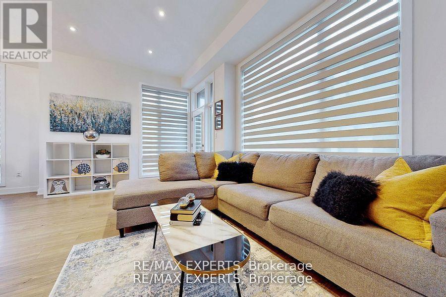 54 Carpaccio Avenue, Vaughan (Vellore Village), Ontario  L4H 4R5 - Photo 5 - N12209805