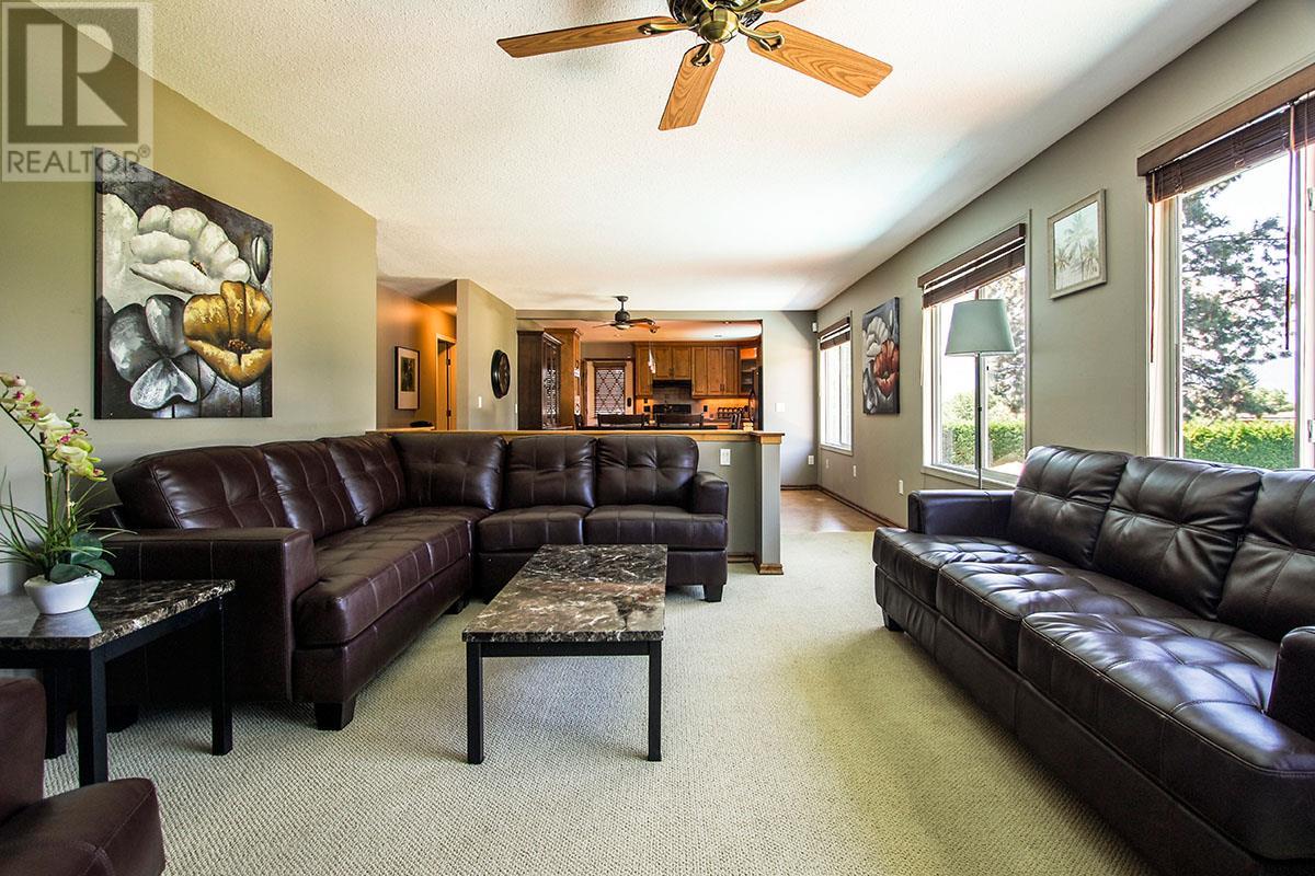 2430 Fairhall Road, Kelowna, British Columbia  V1W 2W2 - Photo 7 - 10350494