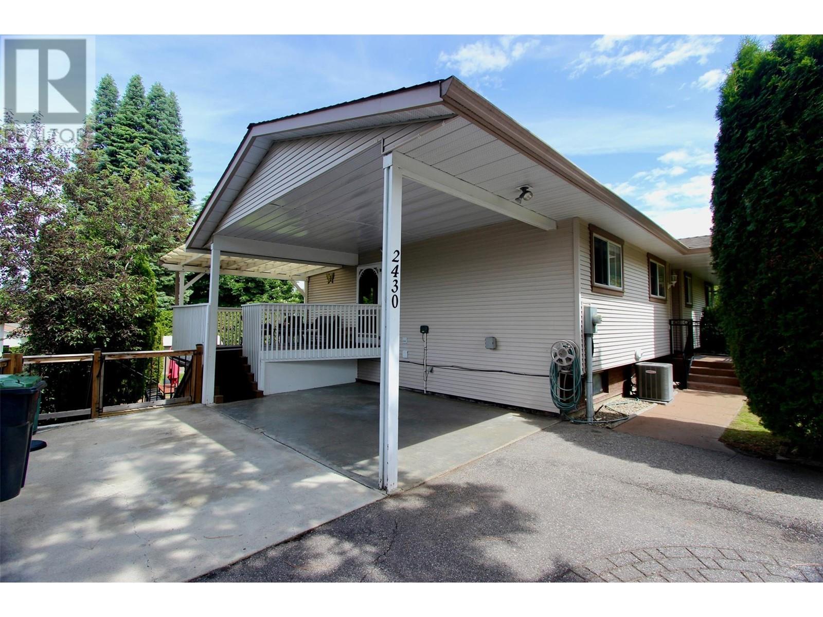 2430 Fairhall Road, Kelowna, British Columbia  V1W 2W2 - Photo 2 - 10350494
