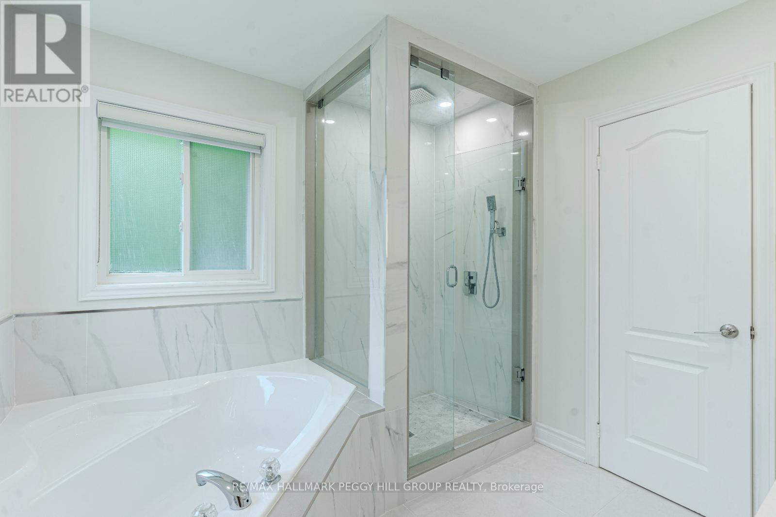 9 Mckenzie Crescent, Barrie (Ardagh), Ontario  L4N 5R5 - Photo 11 - S12209712