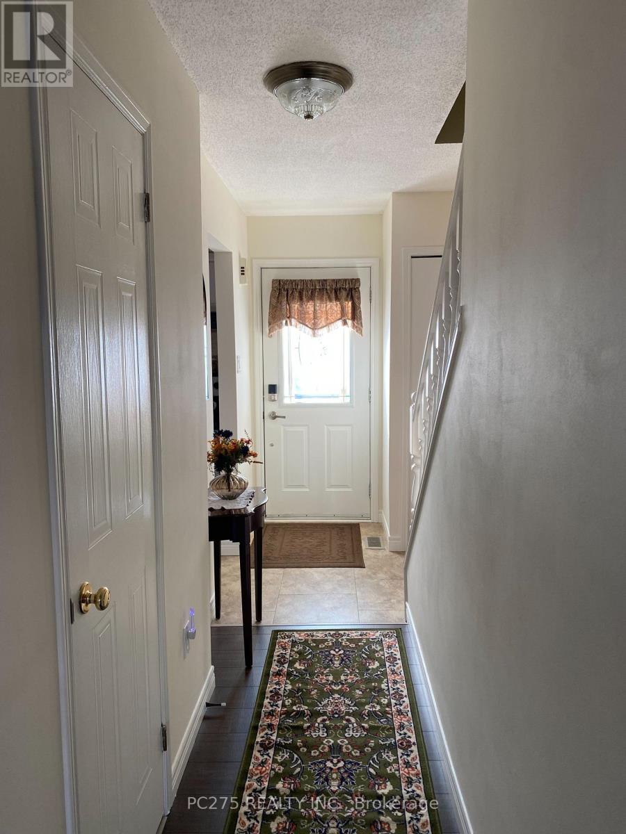 60 - 511 Admiral Drive, London East, Ontario  N5V 4R4 - Photo 3 - X12104328