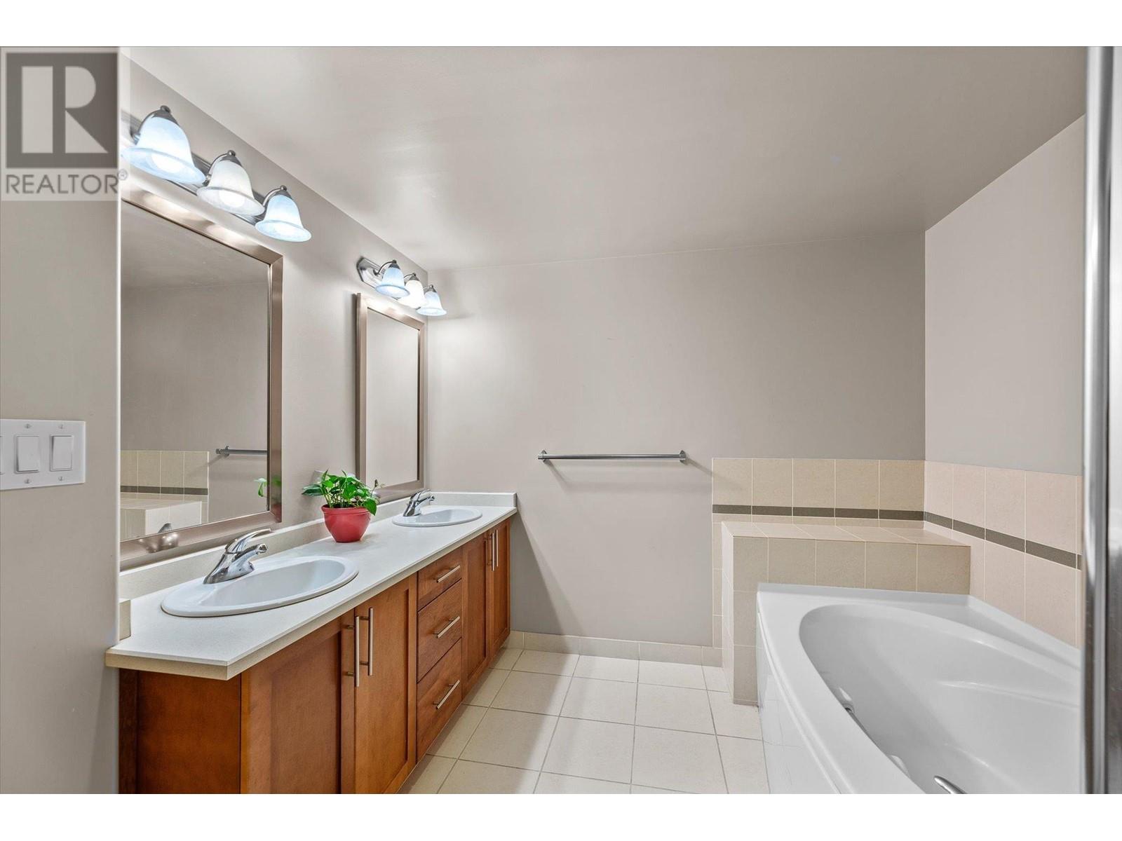 1160 Bernard Avenue Unit# 1207, Kelowna, British Columbia  V1Y 6R2 - Photo 23 - 10351556