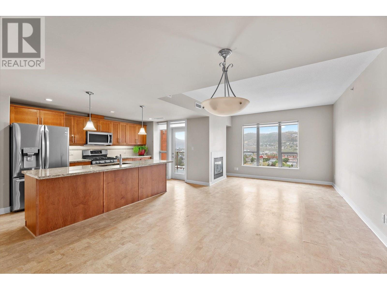 1160 Bernard Avenue Unit# 1207, Kelowna, British Columbia  V1Y 6R2 - Photo 3 - 10351556