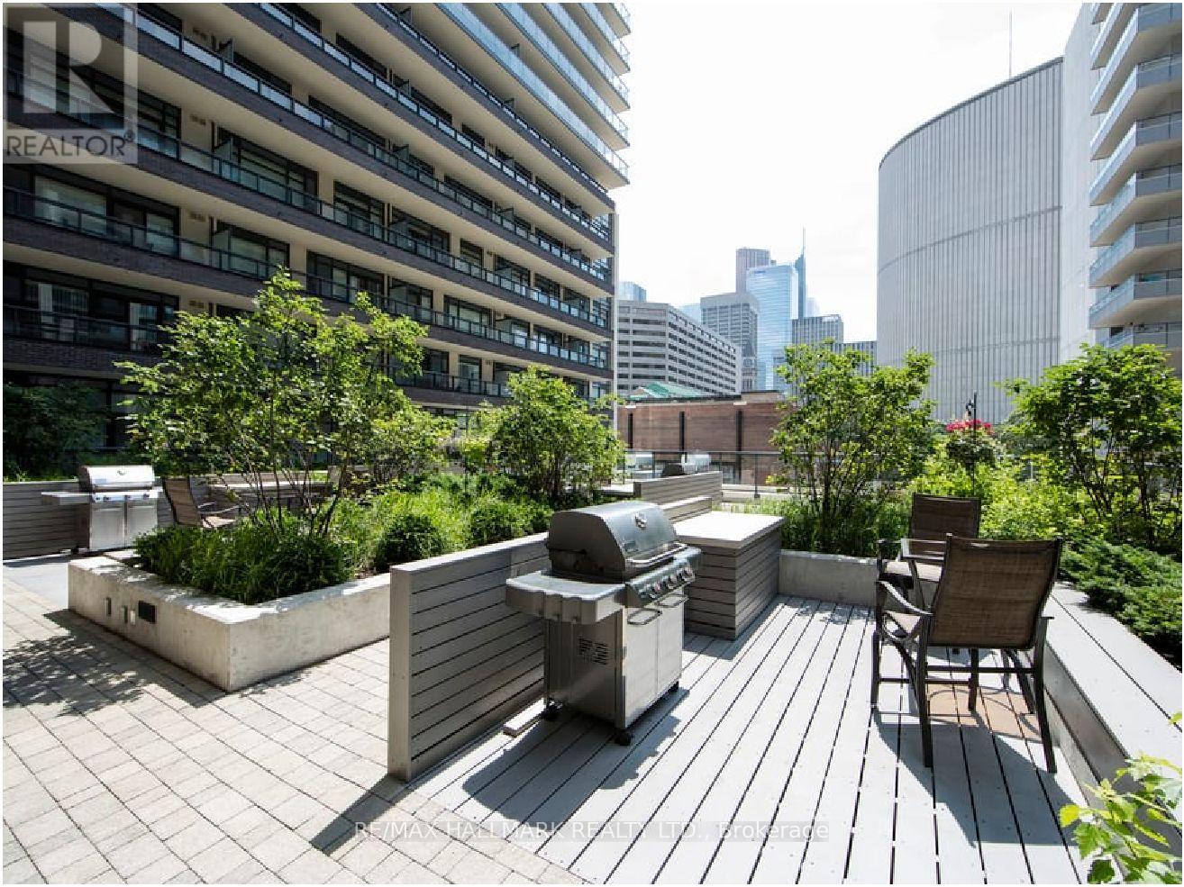 2107 - 570 Bay Street, Toronto, Ontario  M5G 0B2 - Photo 17 - C12209432