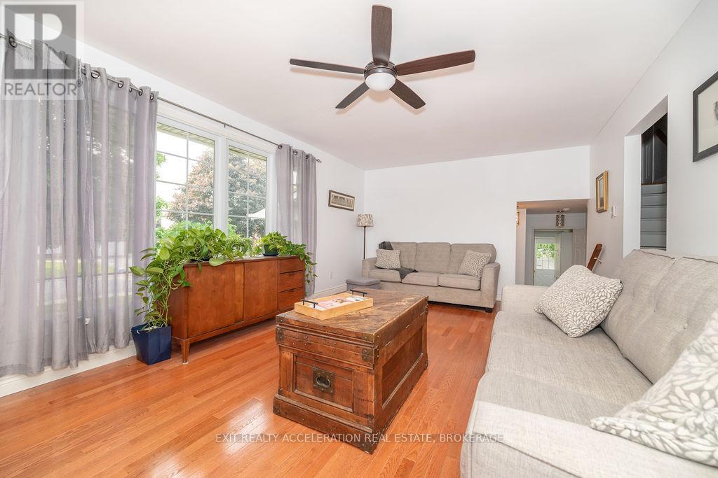 13 Gale Street, Mississippi Mills, Ontario  K0A 1A0 - Photo 9 - X12209958