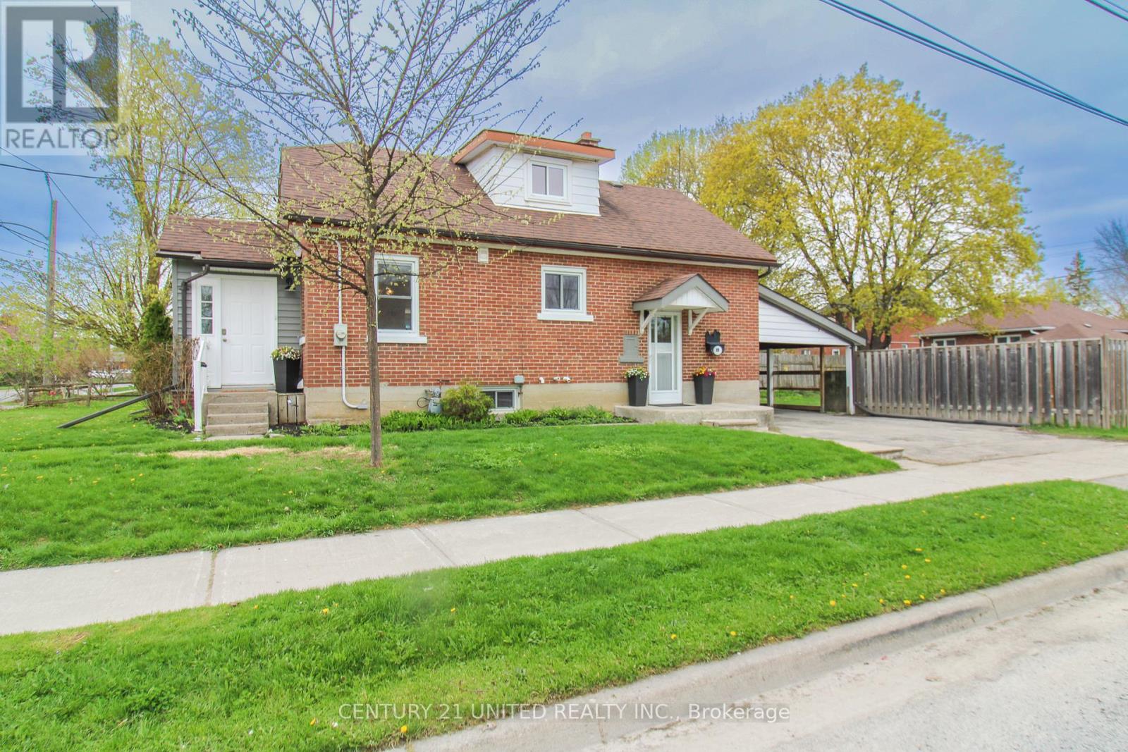 96 MONTGOMERY STREET, Peterborough South, Ontario