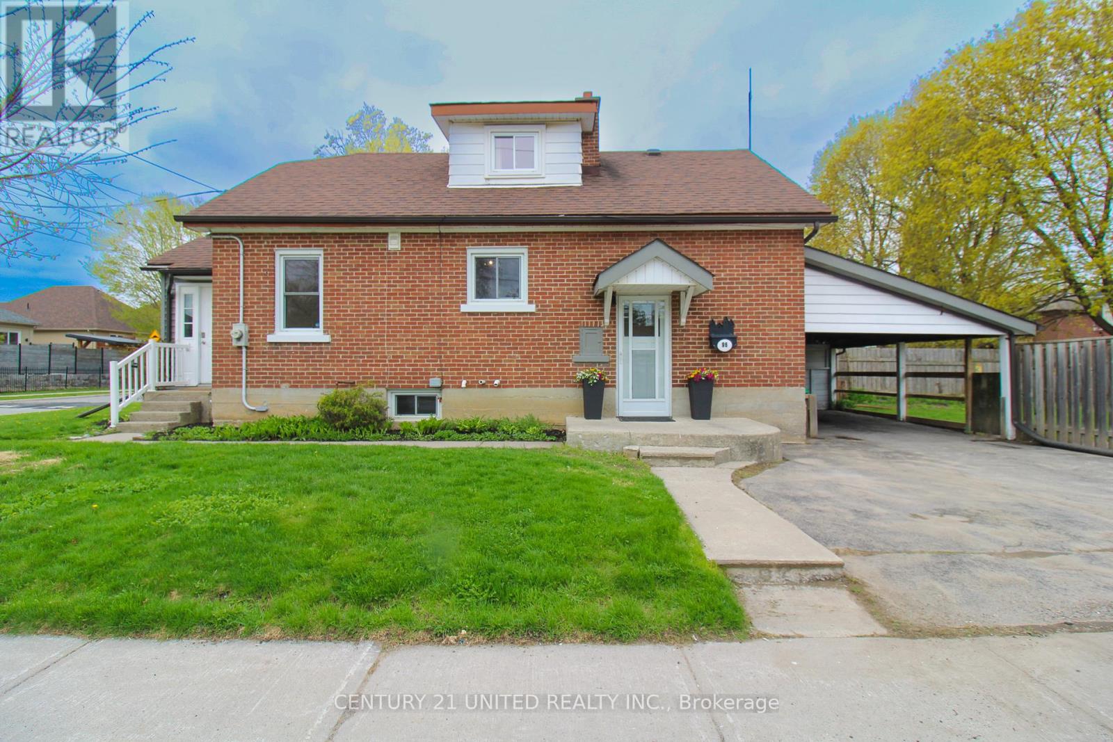 96 Montgomery Street, Peterborough South, Ontario  K9J 1W9 - Photo 2 - X12209946
