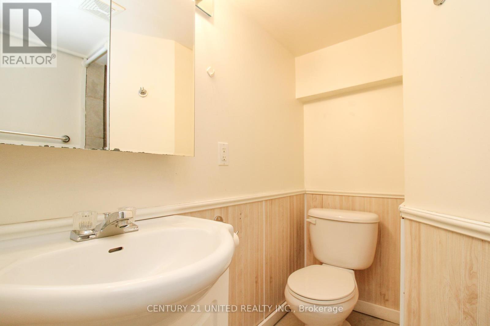 96 Montgomery Street, Peterborough South, Ontario  K9J 1W9 - Photo 26 - X12209946