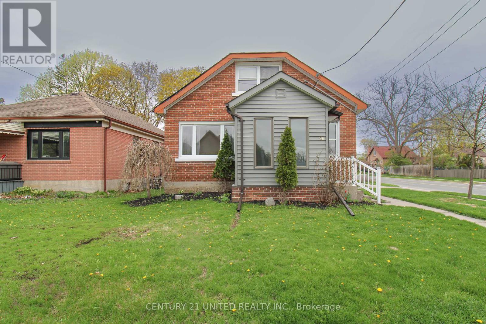 96 Montgomery Street, Peterborough South, Ontario  K9J 1W9 - Photo 6 - X12209946