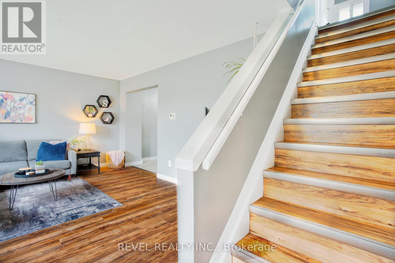 226 Brunswick Crescent, London North (North I), Ontario  N6G 3L2 - Photo 5 - X12209878