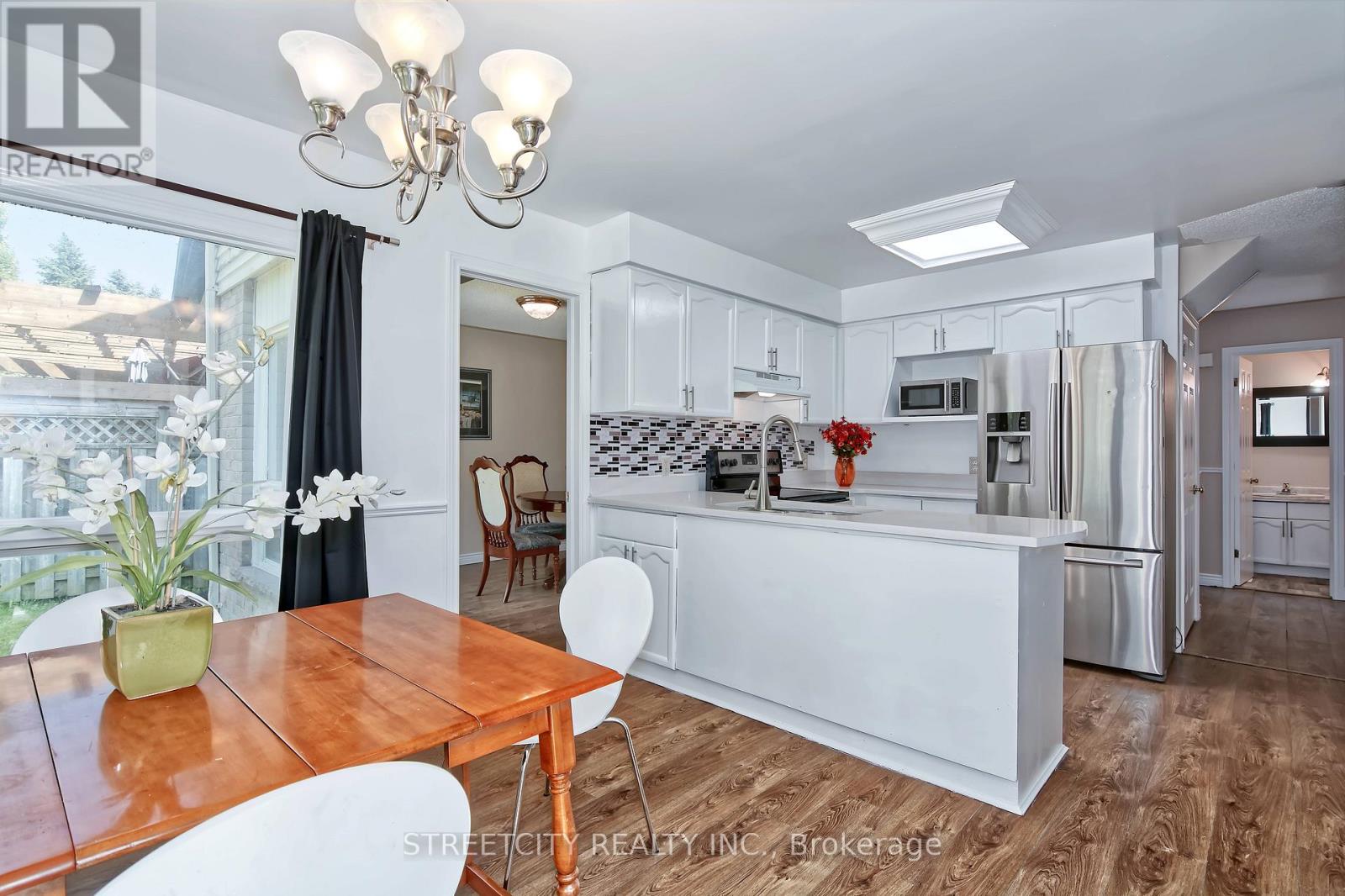 42 Laurel Street, London North (North M), Ontario  N6H 4W4 - Photo 11 - X12209918