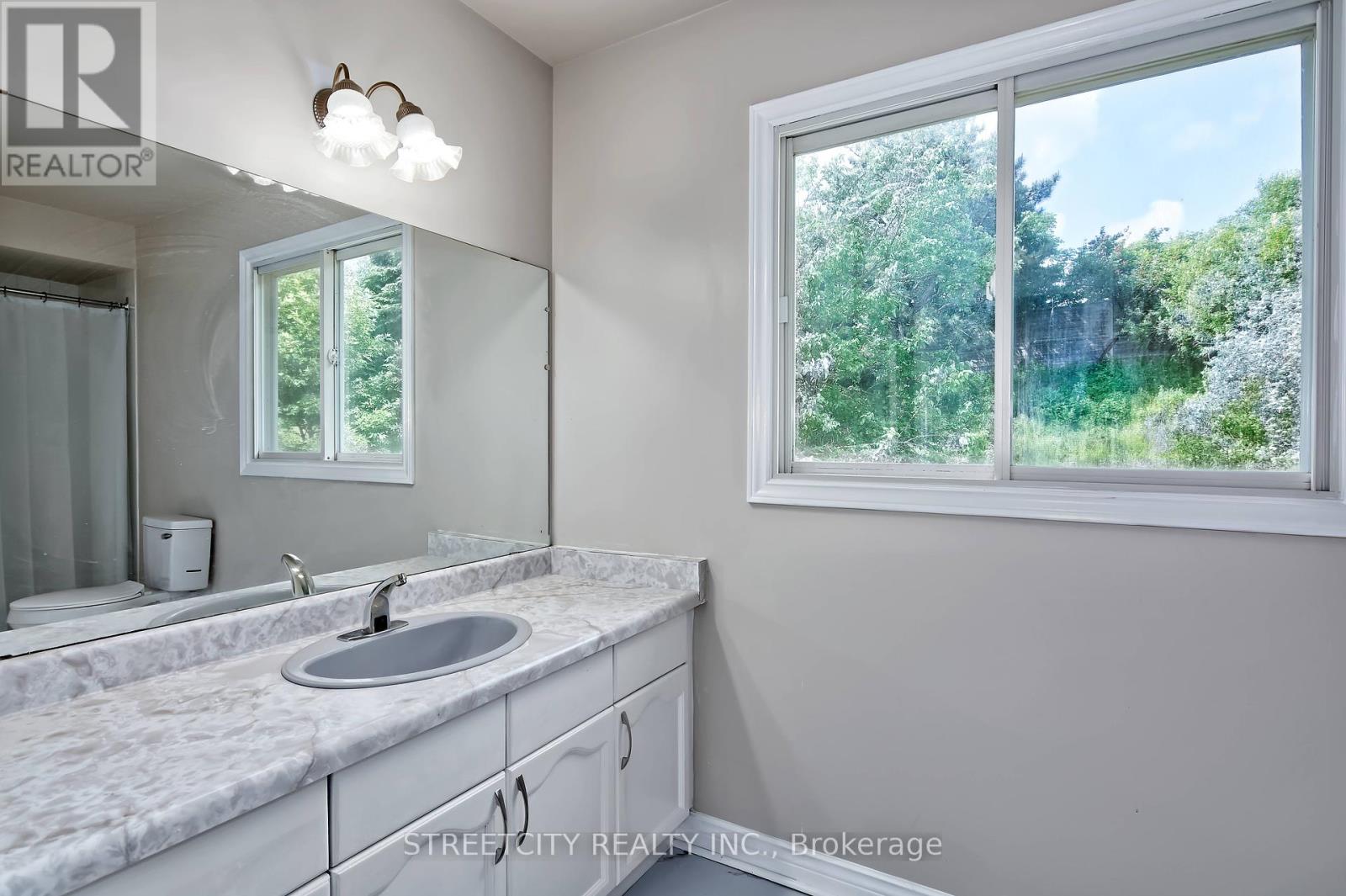 42 Laurel Street, London North (North M), Ontario  N6H 4W4 - Photo 22 - X12209918