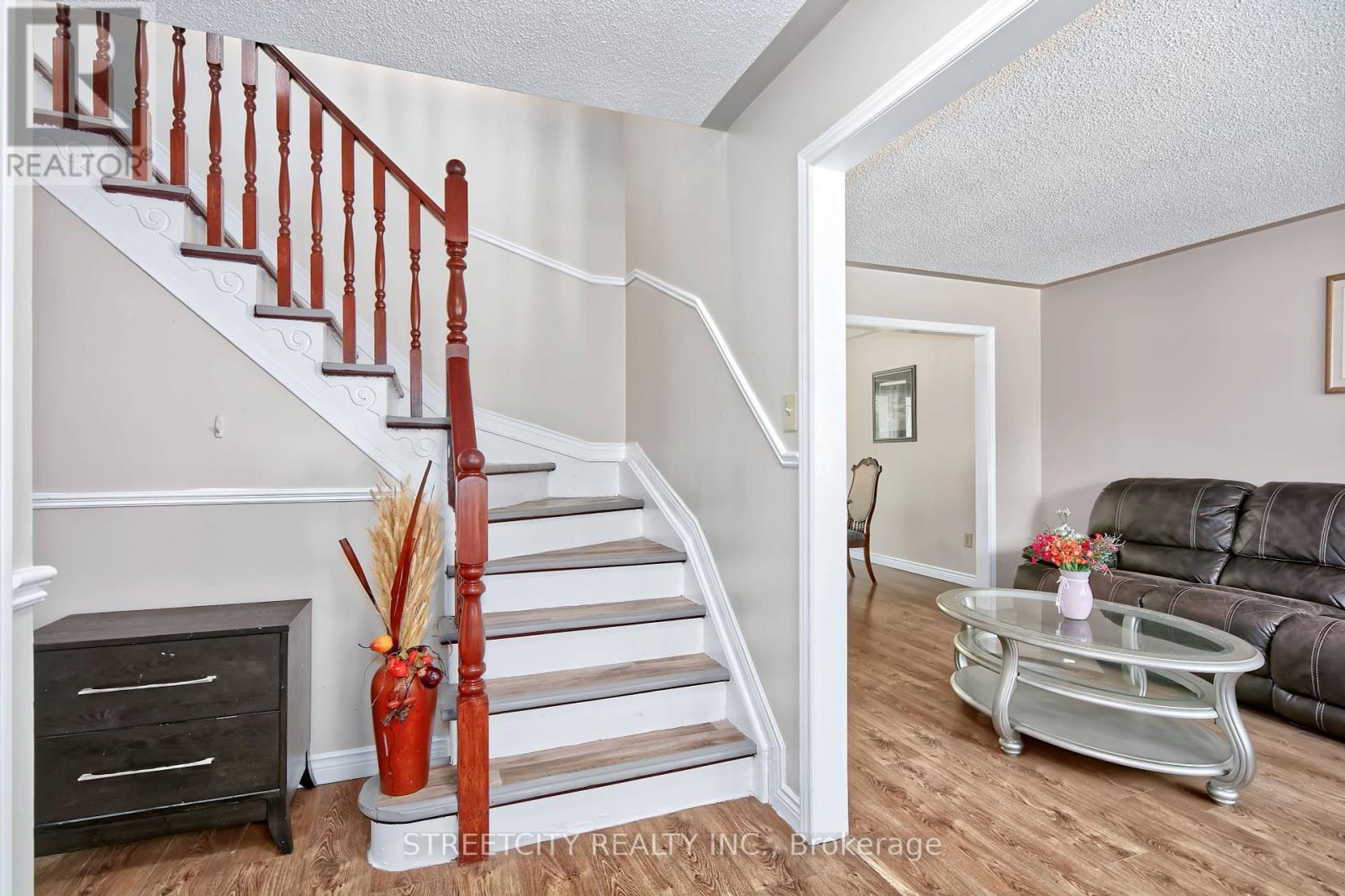 42 Laurel Street, London North (North M), Ontario  N6H 4W4 - Photo 4 - X12209918