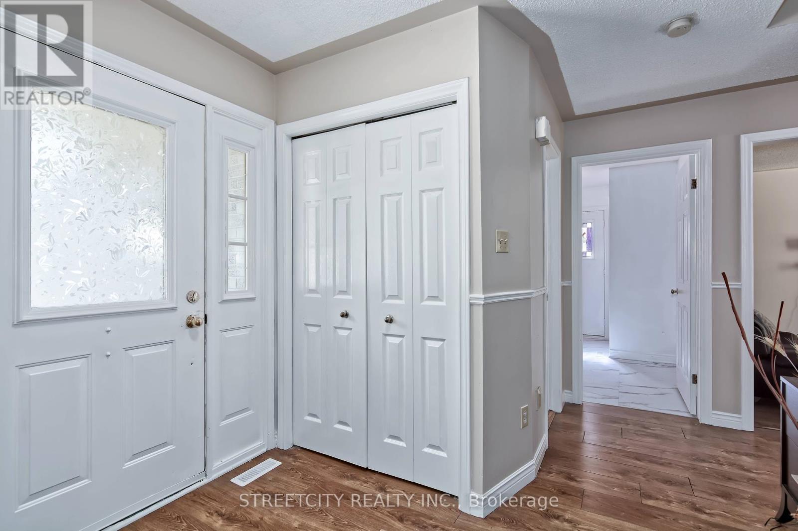 42 Laurel Street, London North (North M), Ontario  N6H 4W4 - Photo 5 - X12209918