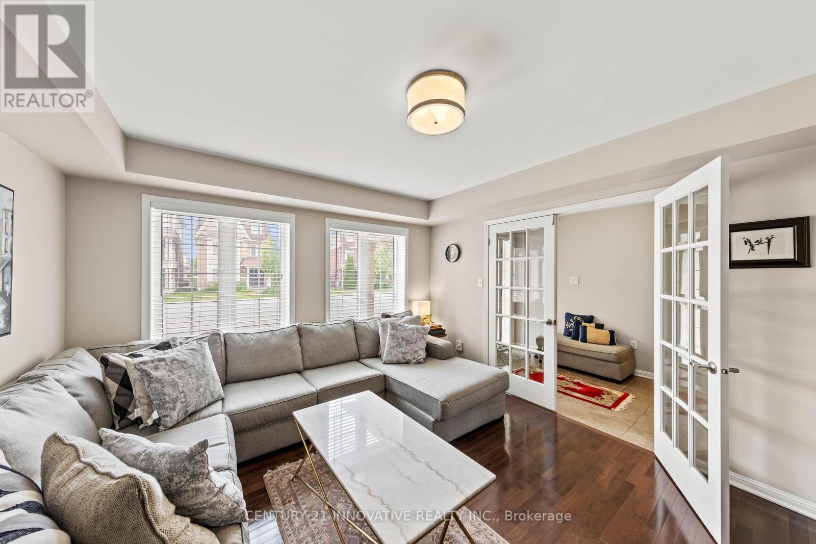 324 Dymott Avenue, Milton (Ha Harrison), Ontario  L9T 7T3 - Photo 8 - W12209548