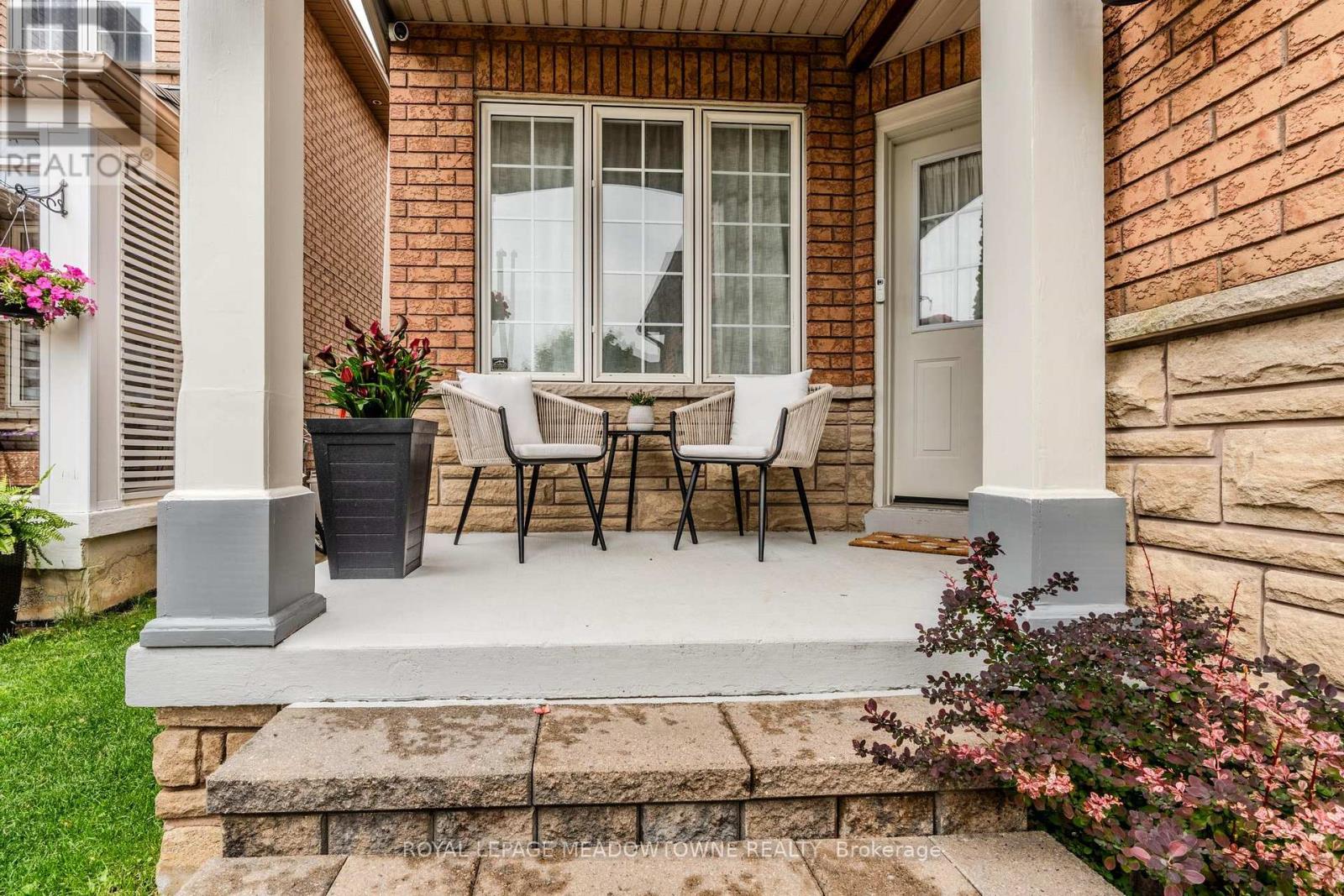 3206 Apricot Street, Mississauga (Lisgar), Ontario  L5N 8A8 - Photo 4 - W12209572