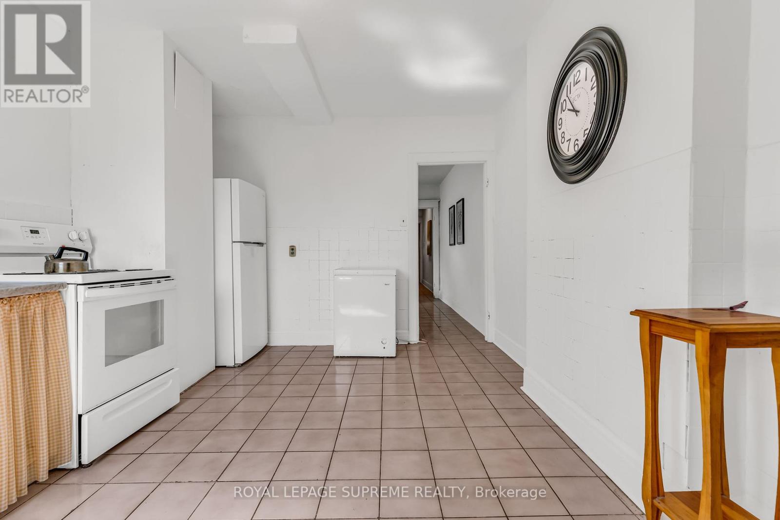 191 Emerson Avenue, Toronto, Ontario  M6H 3T7 - Photo 12 - W12209587