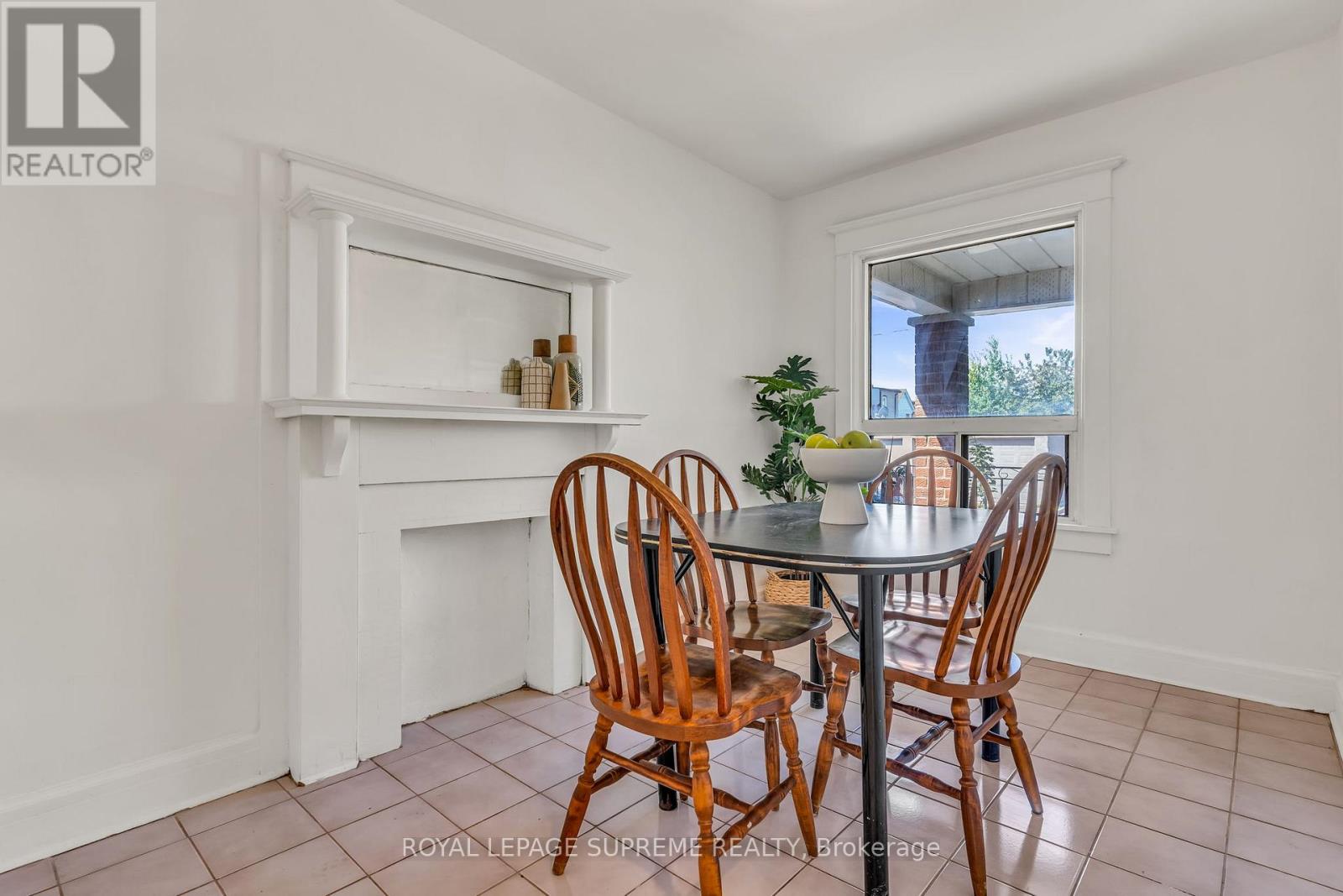 191 Emerson Avenue, Toronto, Ontario  M6H 3T7 - Photo 6 - W12209587