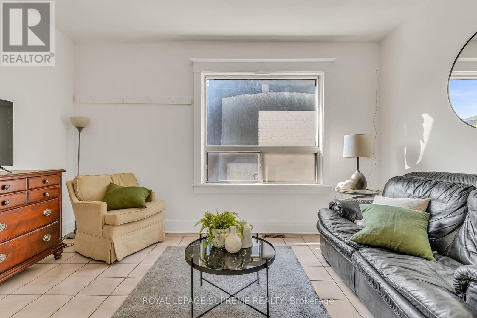191 Emerson Avenue, Toronto, Ontario  M6H 3T7 - Photo 8 - W12209587