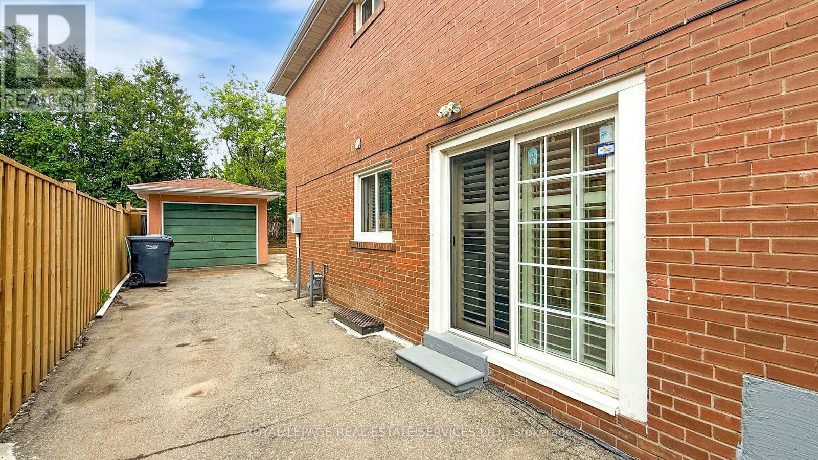 3639 Monica Drive, Mississauga (Malton), Ontario  L4T 2E8 - Photo 43 - W12209602