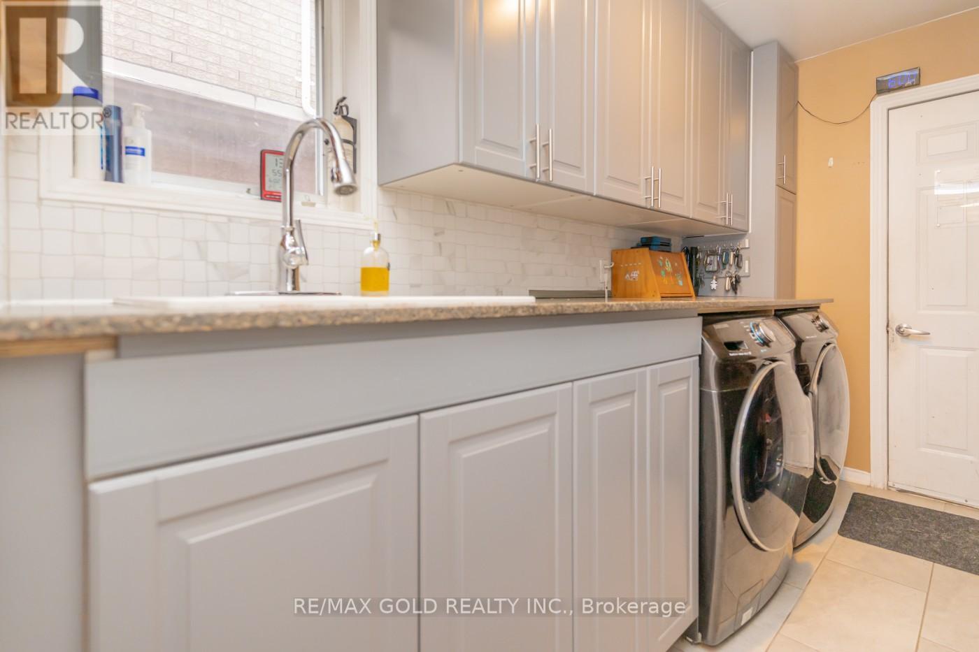51 Pebblestone Circle, Brampton (Brampton West), Ontario  L6X 4N2 - Photo 21 - W12209619
