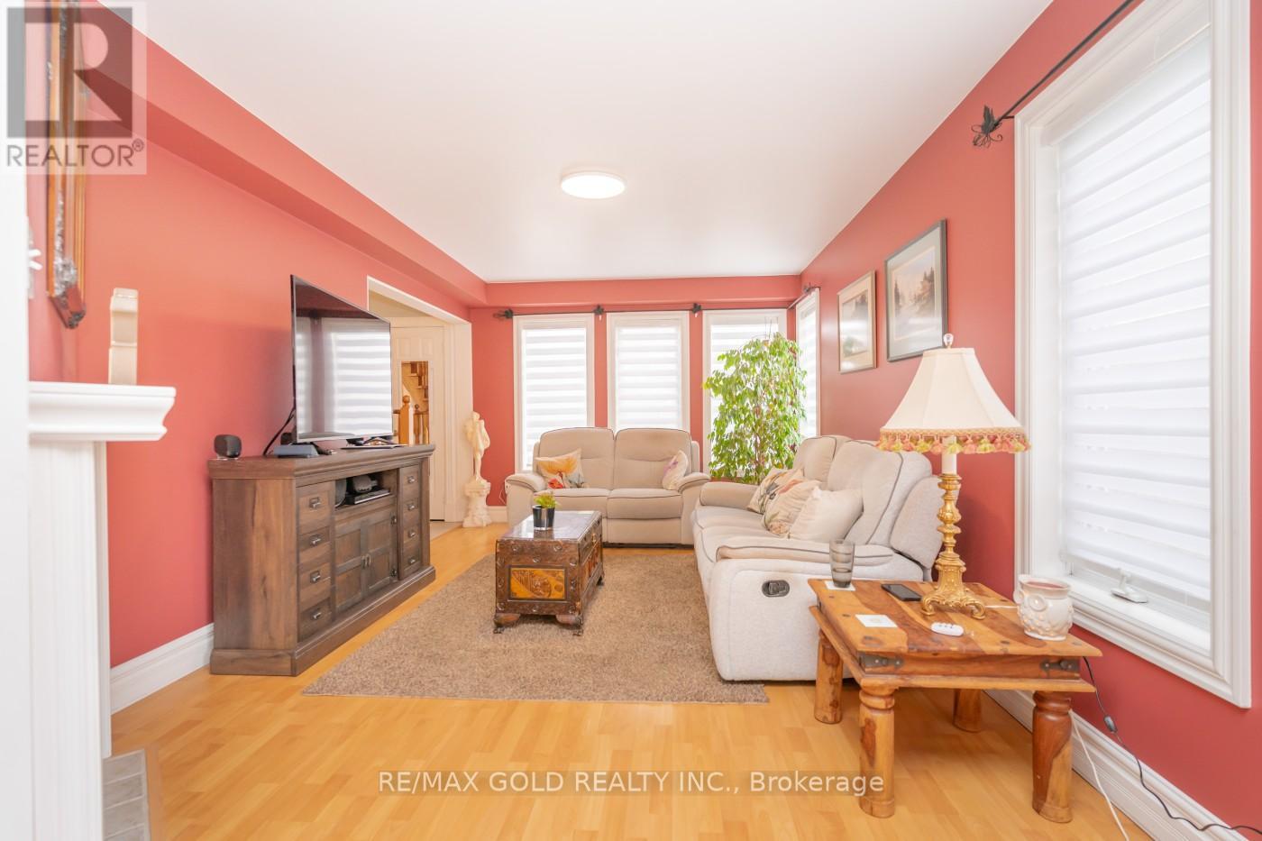 51 Pebblestone Circle, Brampton (Brampton West), Ontario  L6X 4N2 - Photo 8 - W12209619