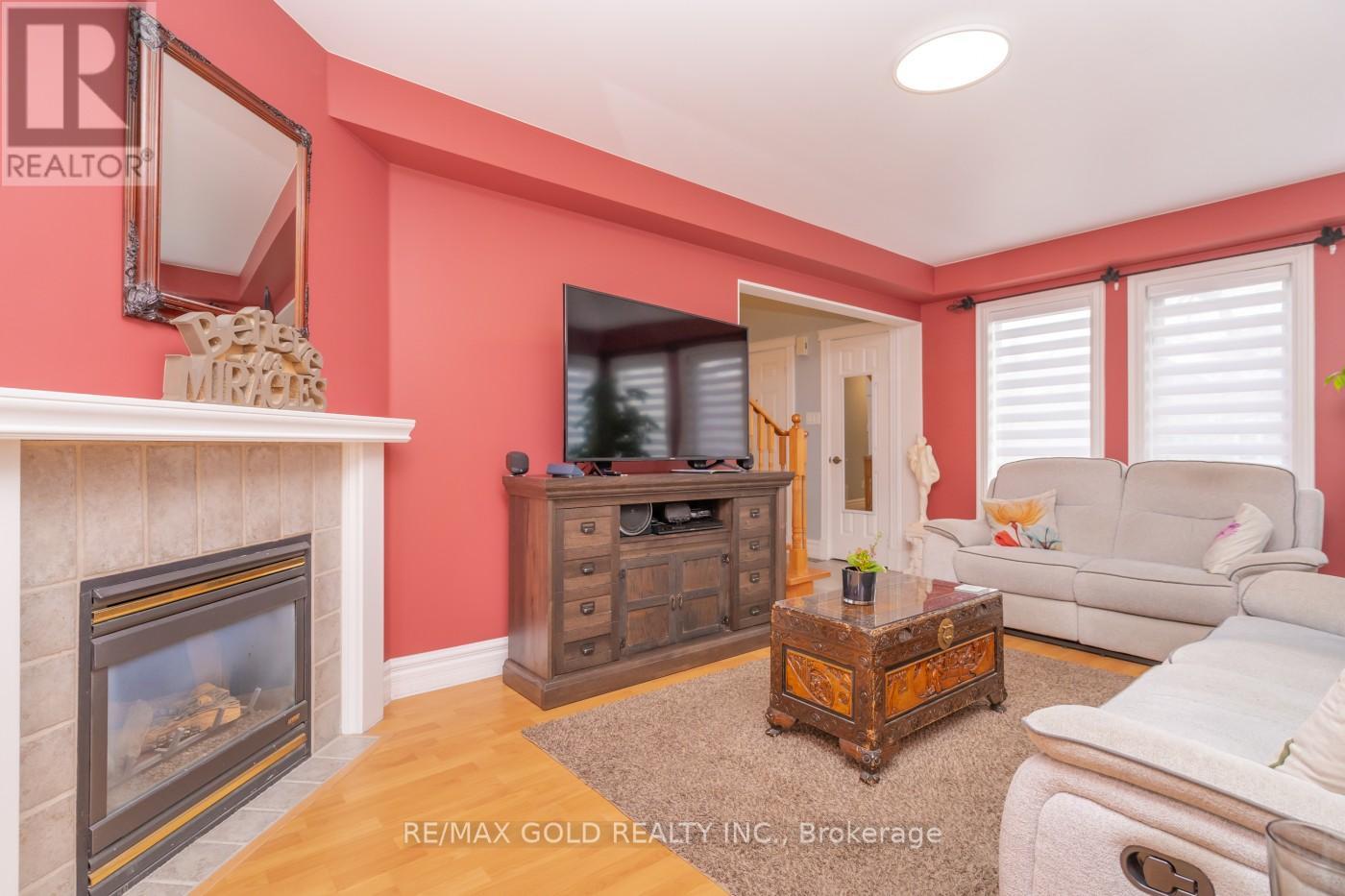 51 Pebblestone Circle, Brampton (Brampton West), Ontario  L6X 4N2 - Photo 9 - W12209619