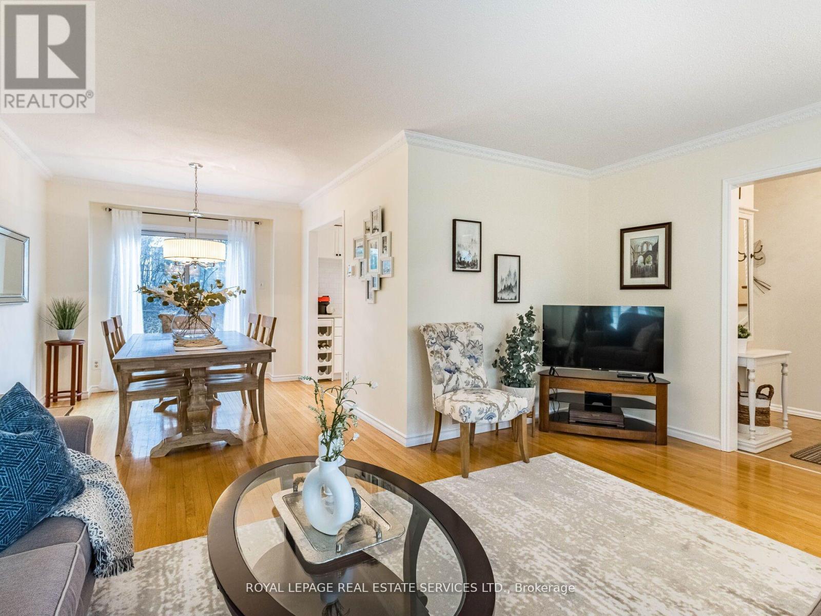 47 Trotters Lane, Brampton (Brampton South), Ontario  L6Y 1B5 - Photo 10 - W12209638