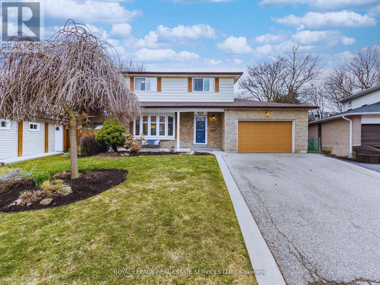 47 Trotters Lane, Brampton (Brampton South), Ontario  L6Y 1B5 - Photo 2 - W12209638