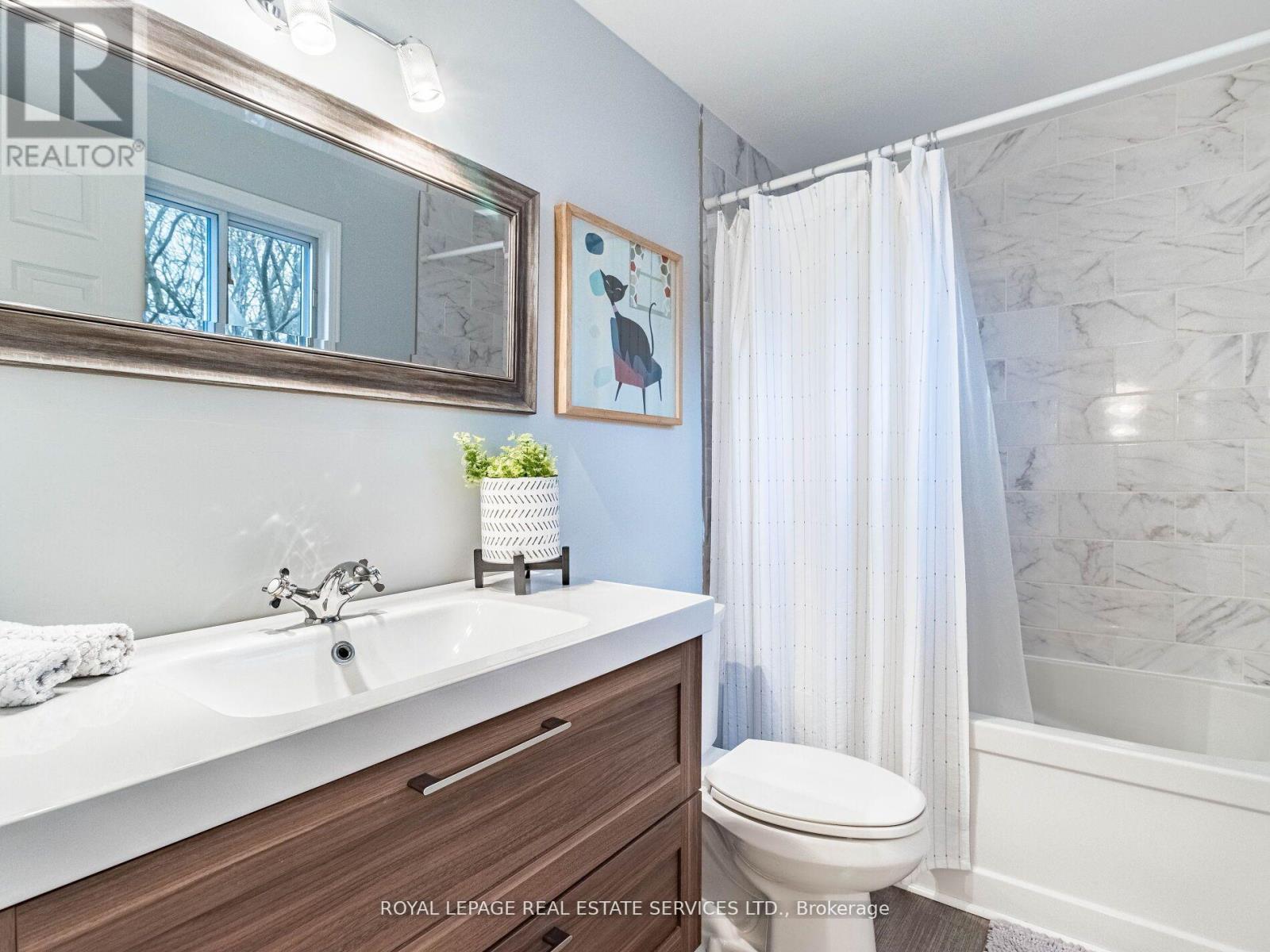 47 Trotters Lane, Brampton (Brampton South), Ontario  L6Y 1B5 - Photo 24 - W12209638