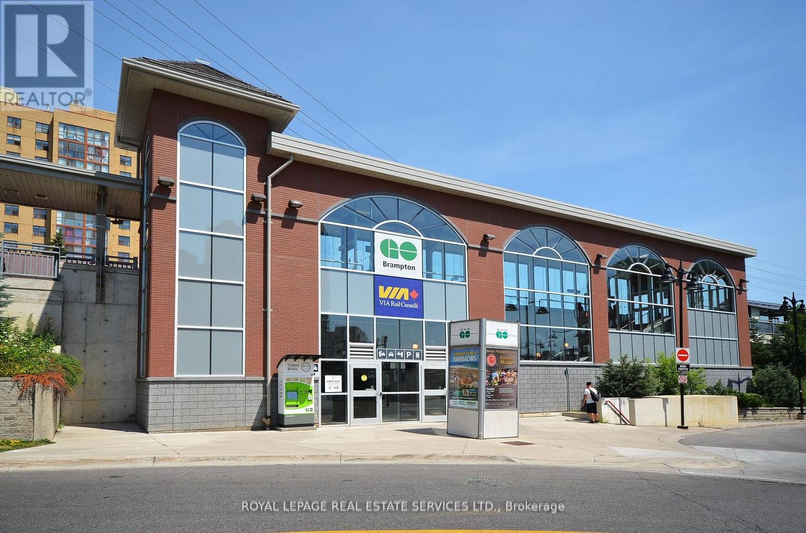 47 Trotters Lane, Brampton (Brampton South), Ontario  L6Y 1B5 - Photo 36 - W12209638