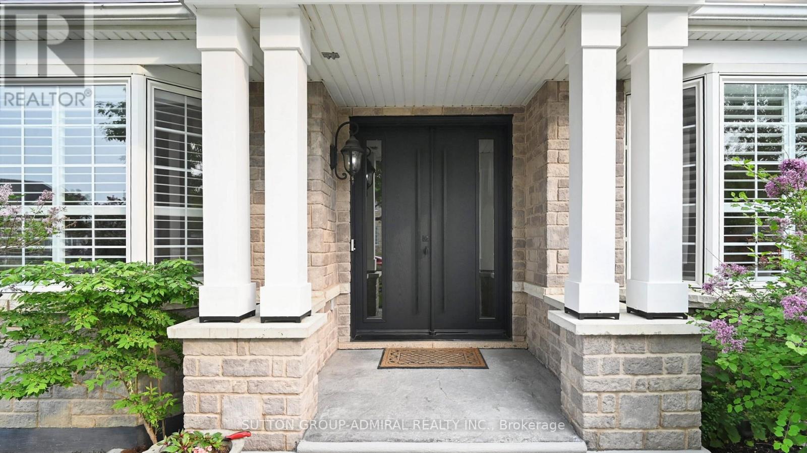 46 Richland Crescent, Brampton, Ontario  L6P 1M8 - Photo 2 - W12209655