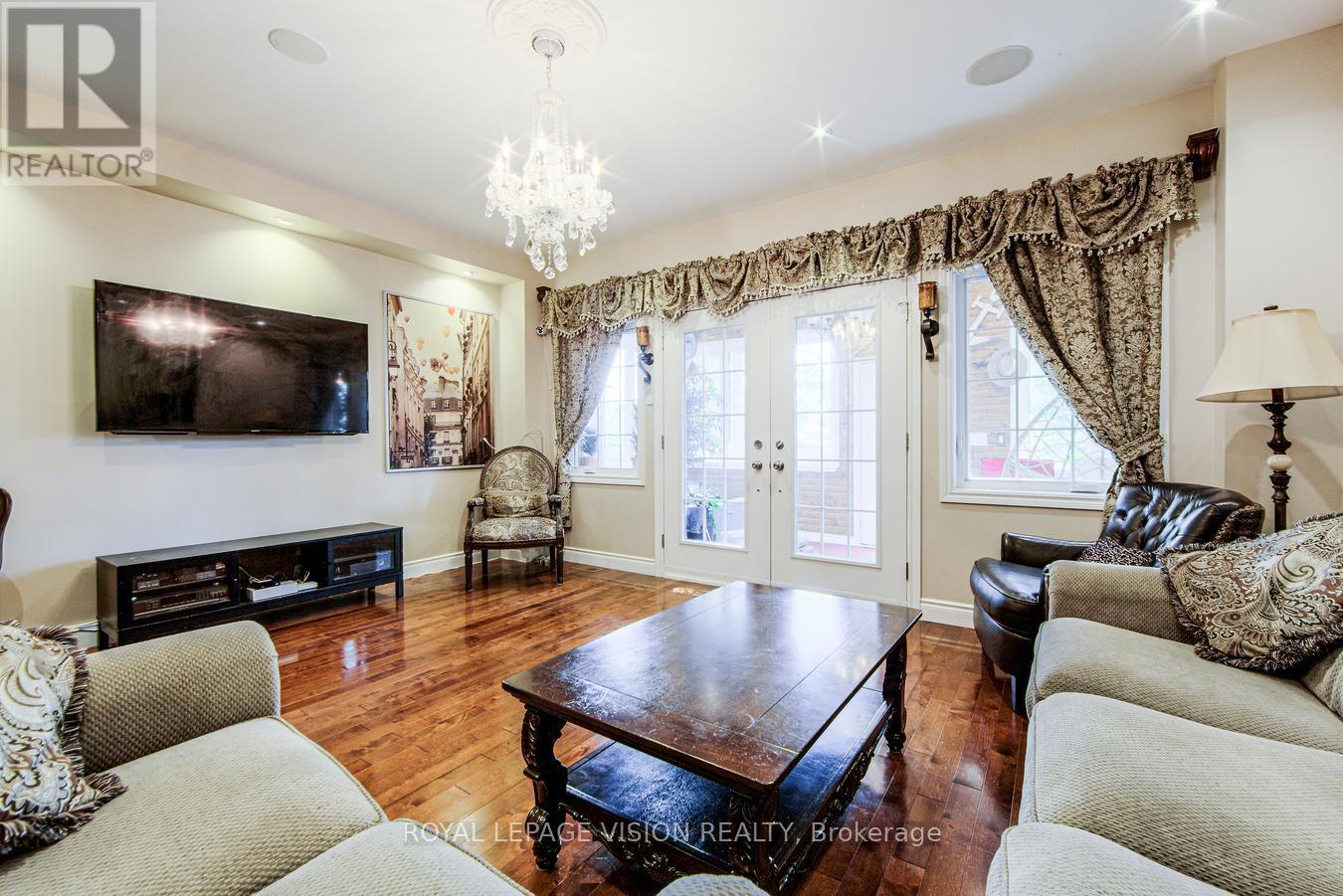 79 Foxwell Street, Toronto (Rockcliffe-Smythe), Ontario  M6N 1Y9 - Photo 13 - W12209660
