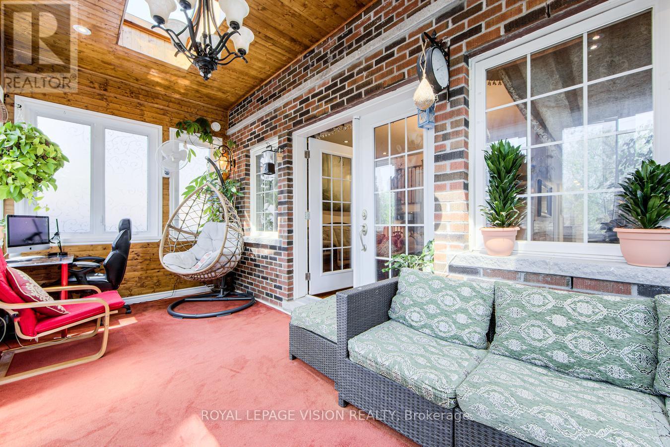 79 Foxwell Street, Toronto (Rockcliffe-Smythe), Ontario  M6N 1Y9 - Photo 14 - W12209660