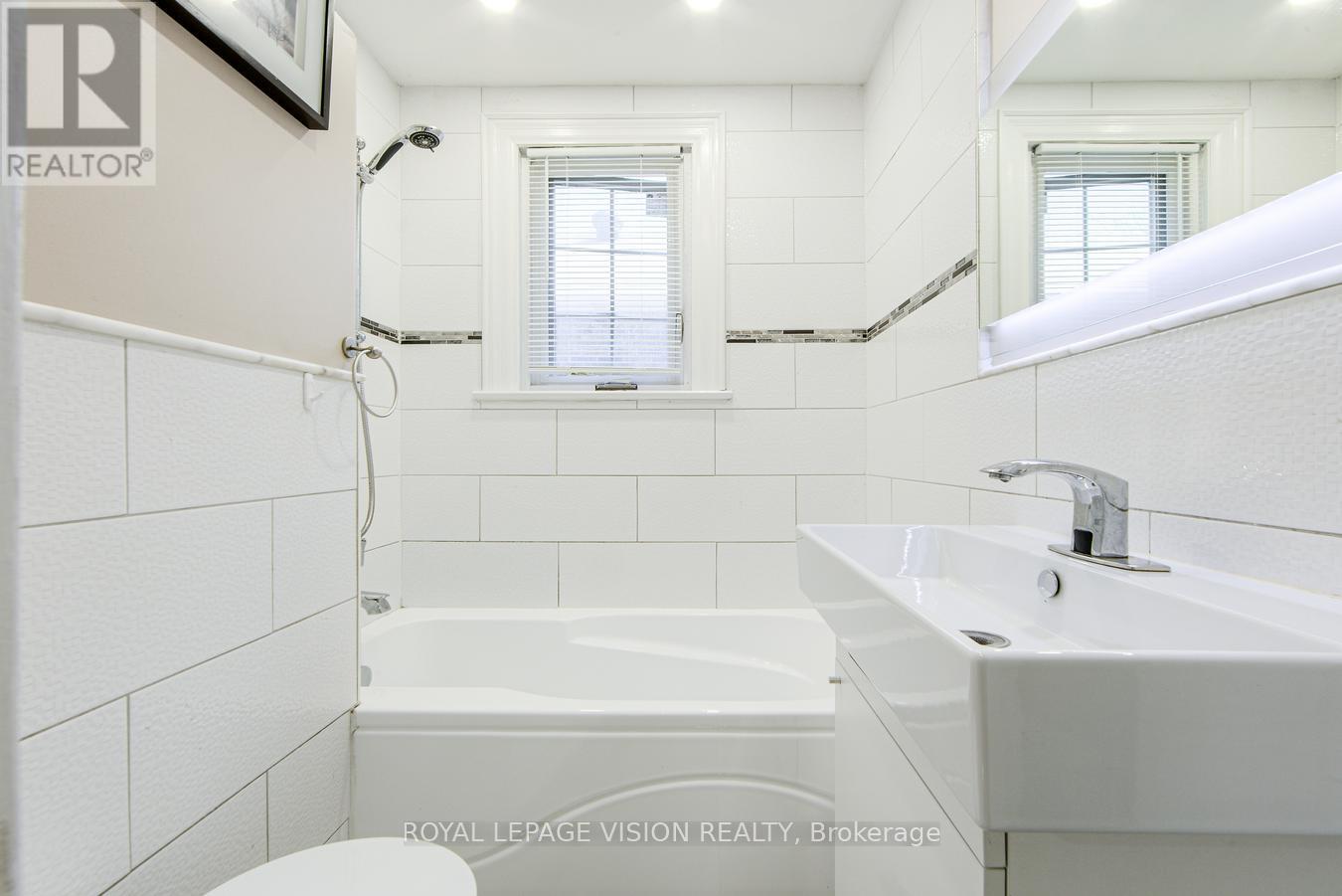 79 Foxwell Street, Toronto (Rockcliffe-Smythe), Ontario  M6N 1Y9 - Photo 23 - W12209660