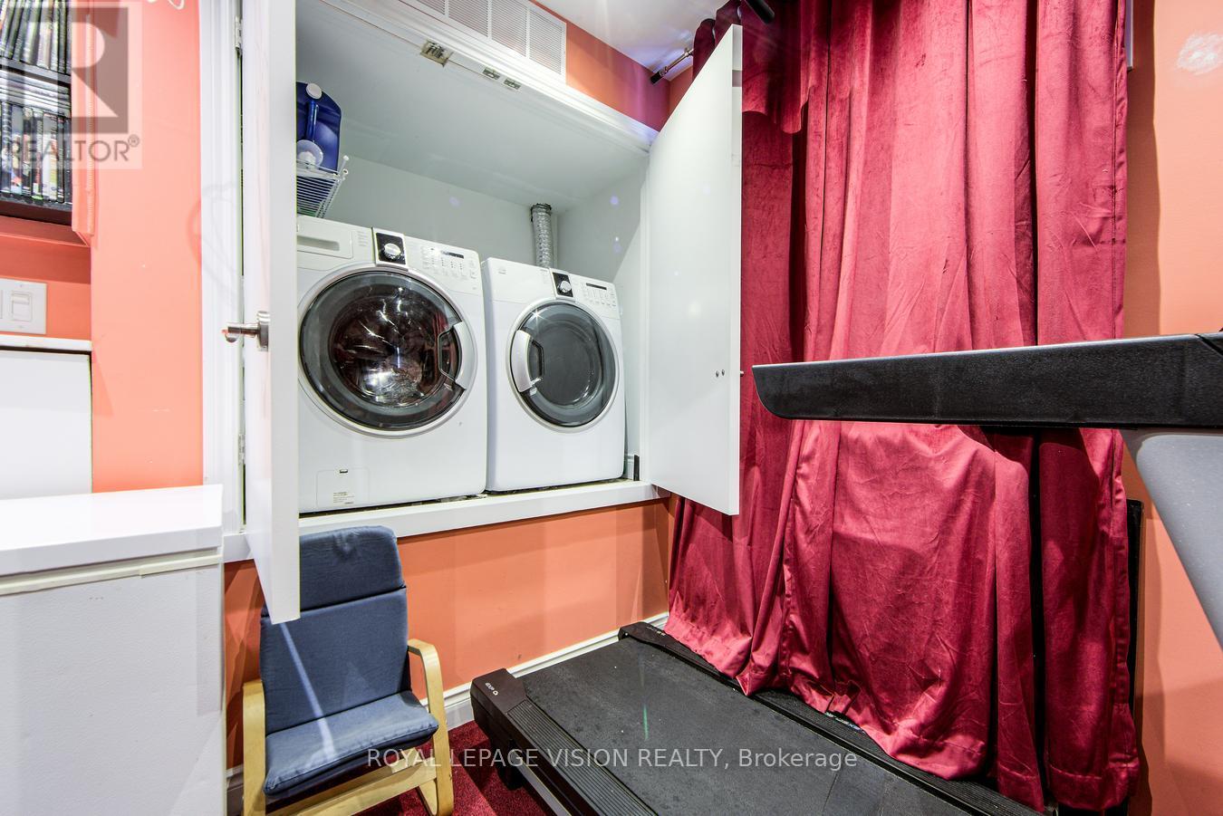 79 Foxwell Street, Toronto (Rockcliffe-Smythe), Ontario  M6N 1Y9 - Photo 26 - W12209660