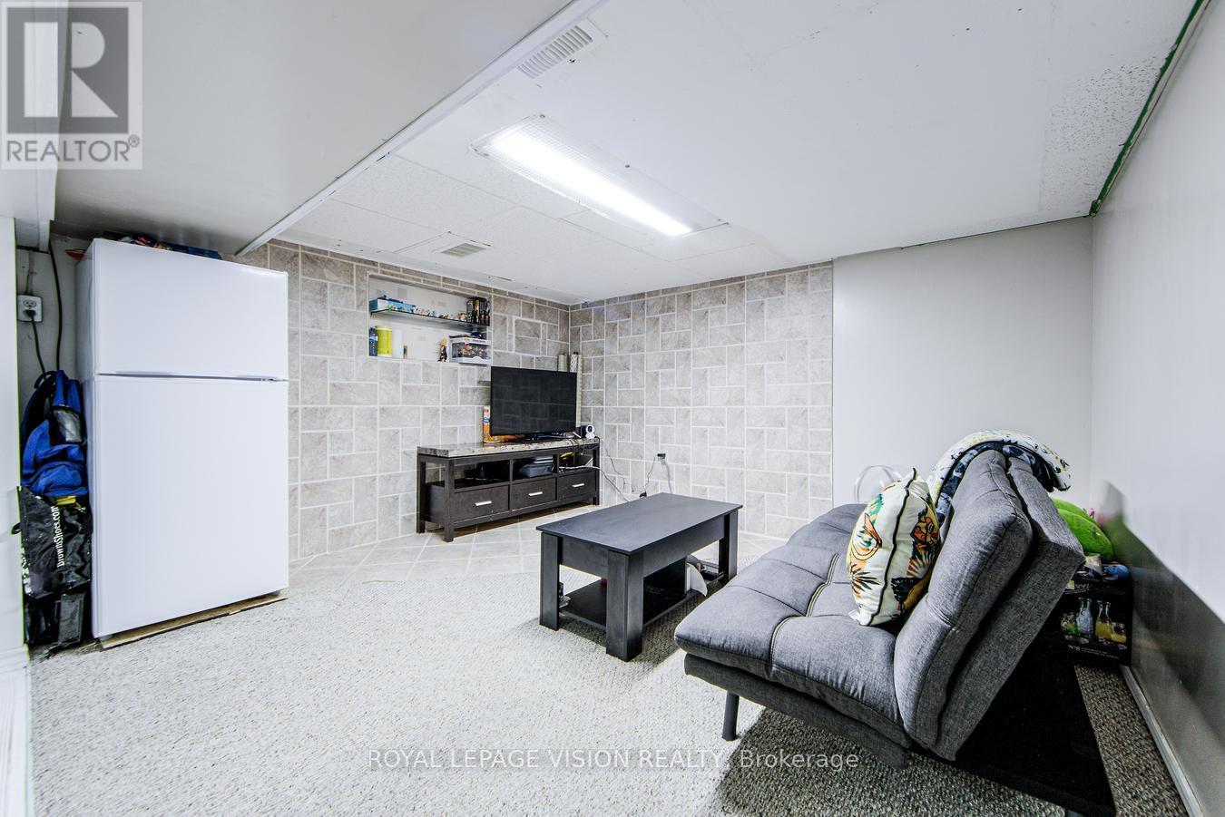 79 Foxwell Street, Toronto (Rockcliffe-Smythe), Ontario  M6N 1Y9 - Photo 27 - W12209660