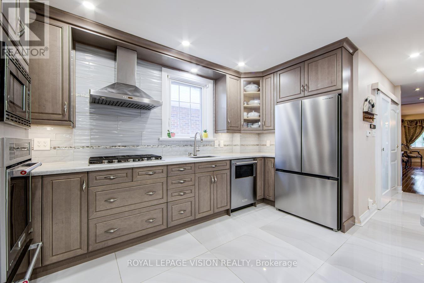 79 Foxwell Street, Toronto (Rockcliffe-Smythe), Ontario  M6N 1Y9 - Photo 3 - W12209660
