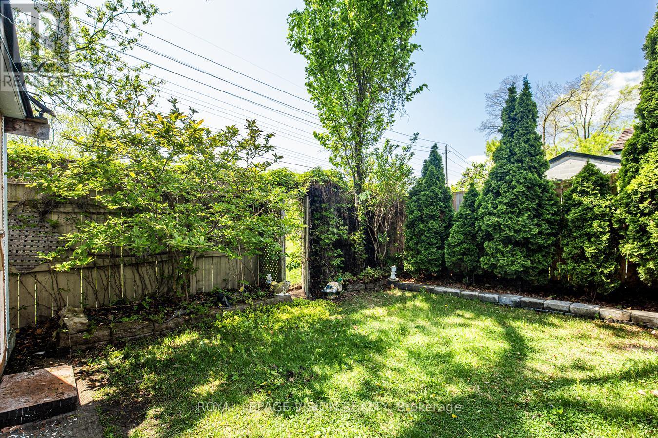 79 Foxwell Street, Toronto (Rockcliffe-Smythe), Ontario  M6N 1Y9 - Photo 34 - W12209660