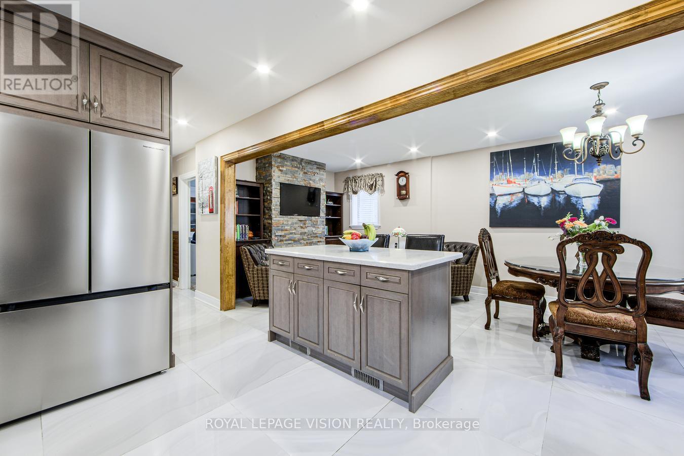 79 Foxwell Street, Toronto (Rockcliffe-Smythe), Ontario  M6N 1Y9 - Photo 5 - W12209660