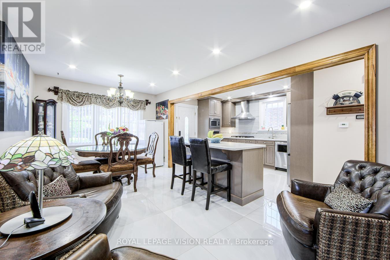 79 Foxwell Street, Toronto (Rockcliffe-Smythe), Ontario  M6N 1Y9 - Photo 7 - W12209660