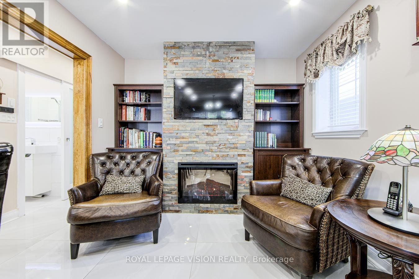 79 Foxwell Street, Toronto (Rockcliffe-Smythe), Ontario  M6N 1Y9 - Photo 8 - W12209660