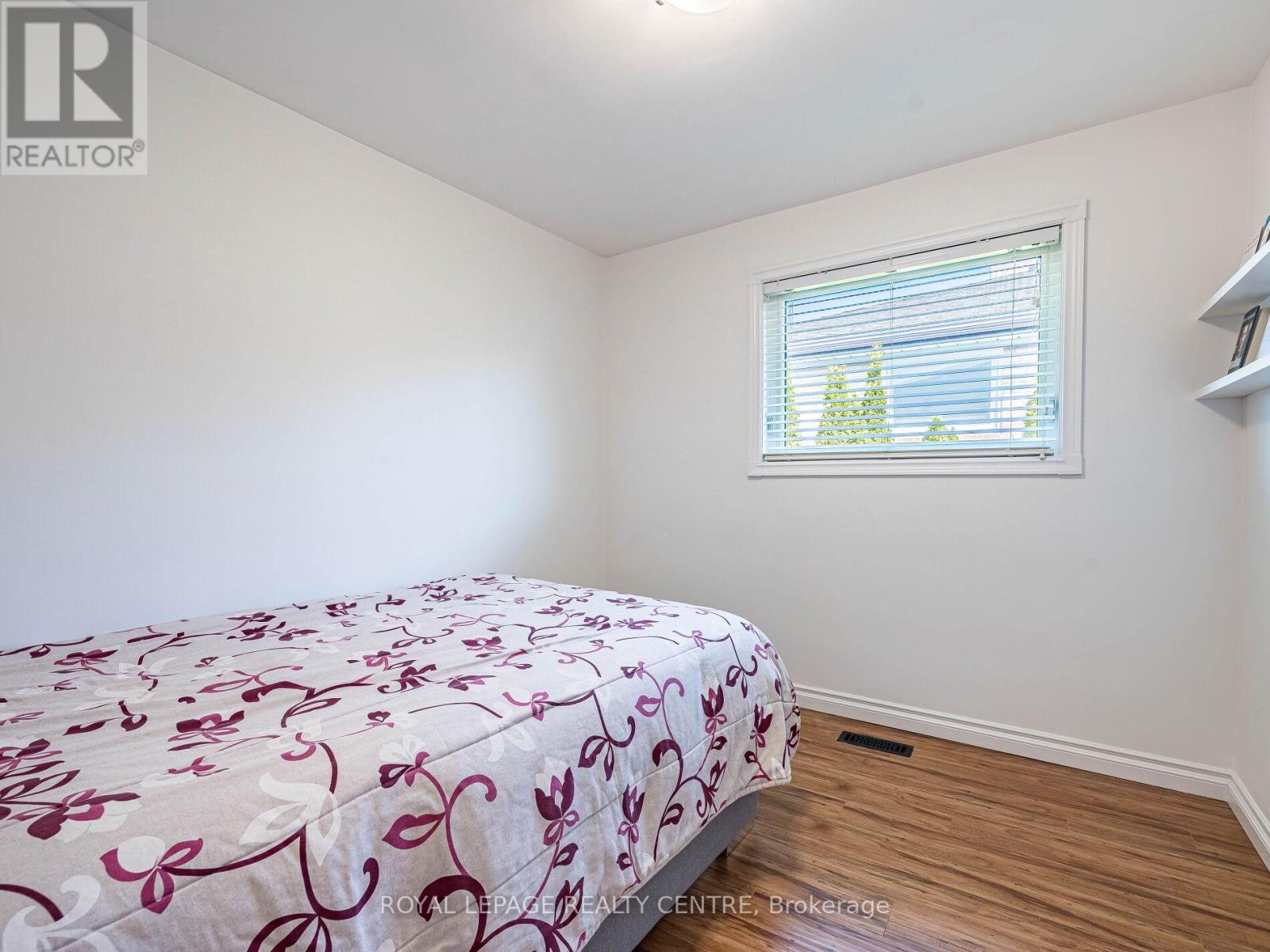 3184 Sunnyhill Drive, Mississauga, Ontario  L4X 2K4 - Photo 17 - W12209672