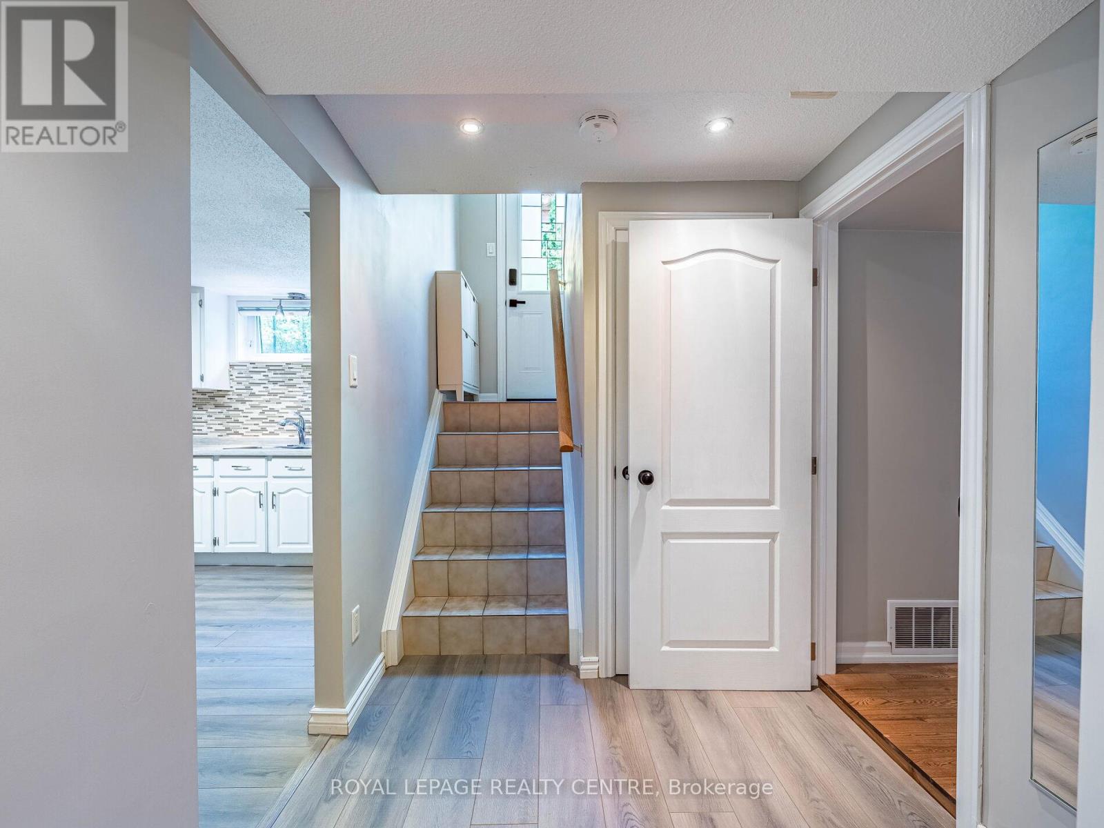 3184 Sunnyhill Drive, Mississauga, Ontario  L4X 2K4 - Photo 20 - W12209672