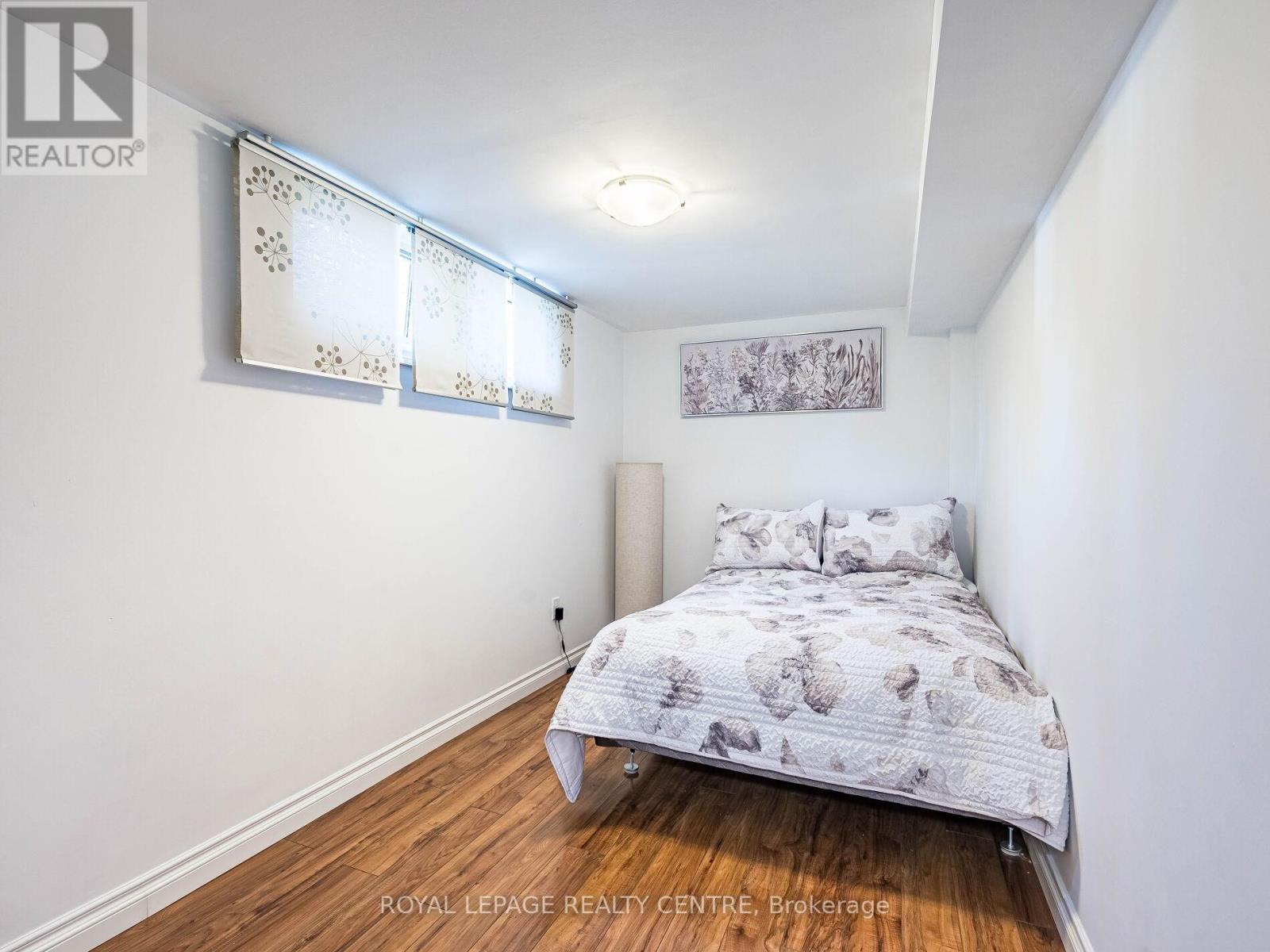 3184 Sunnyhill Drive, Mississauga, Ontario  L4X 2K4 - Photo 26 - W12209672