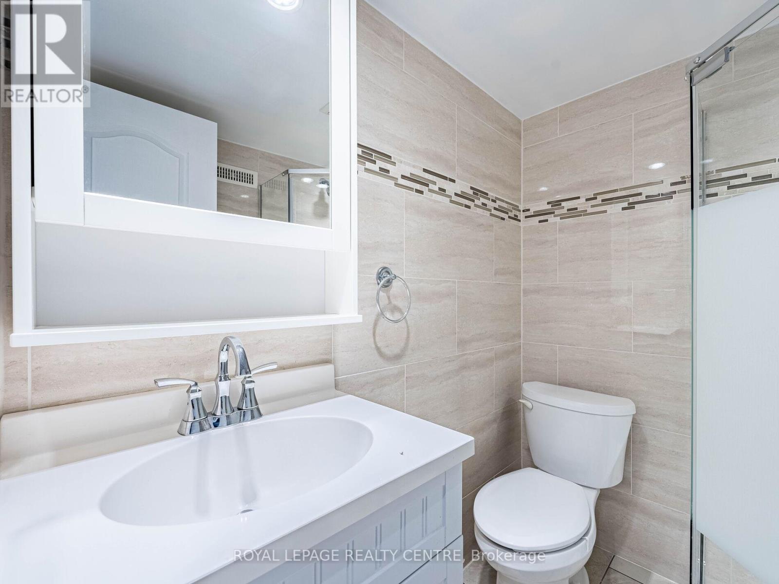3184 Sunnyhill Drive, Mississauga, Ontario  L4X 2K4 - Photo 27 - W12209672
