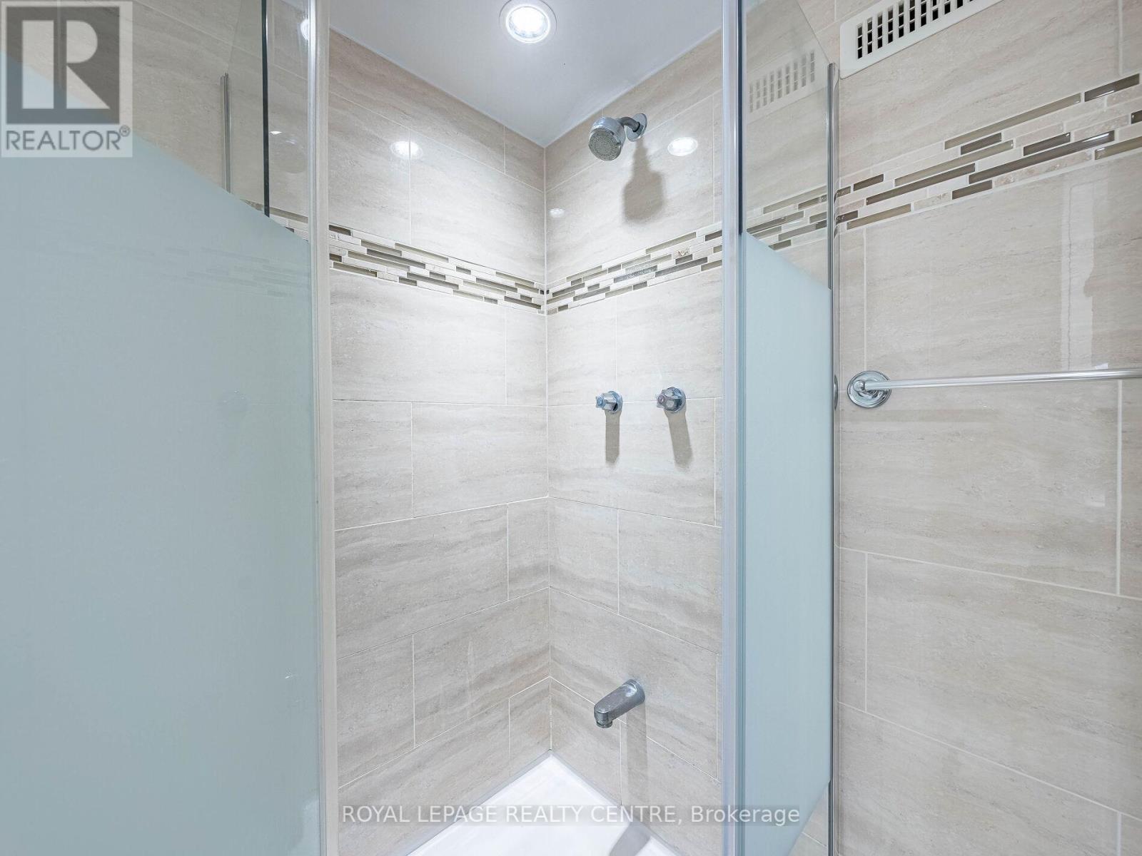3184 Sunnyhill Drive, Mississauga, Ontario  L4X 2K4 - Photo 28 - W12209672