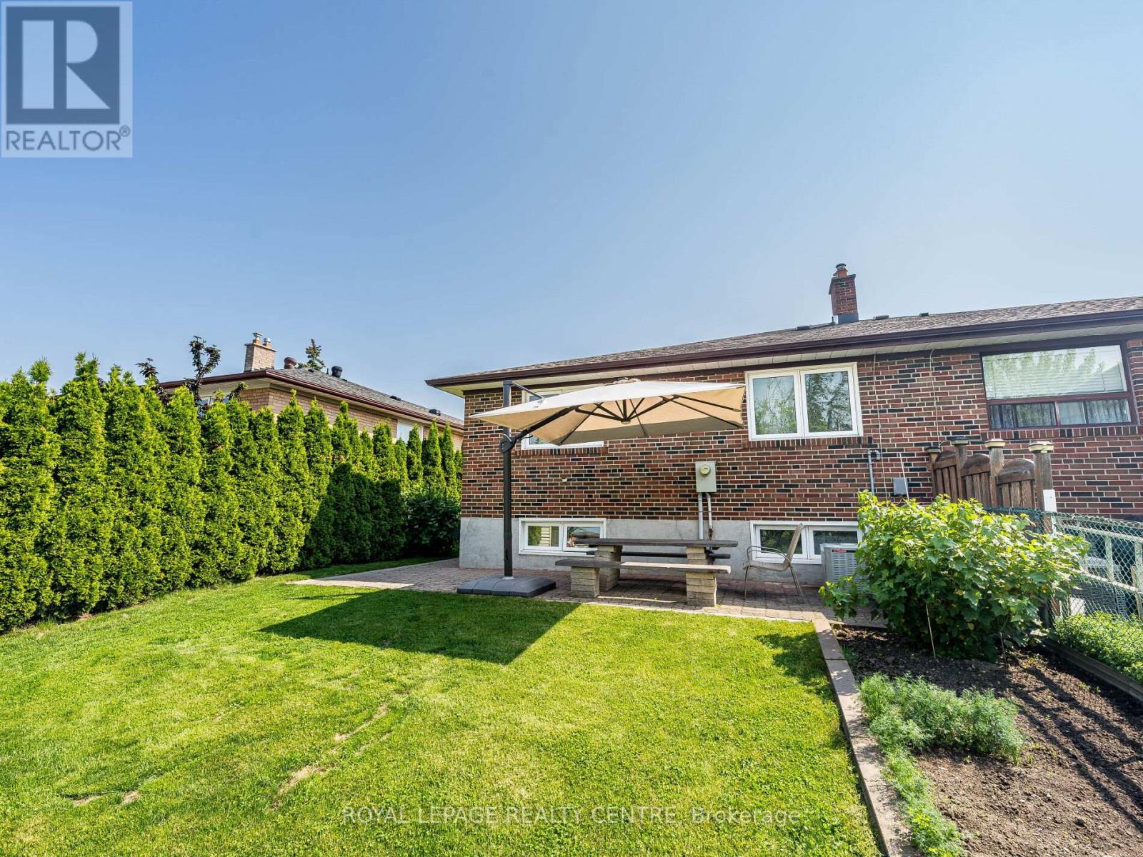 3184 Sunnyhill Drive, Mississauga, Ontario  L4X 2K4 - Photo 31 - W12209672