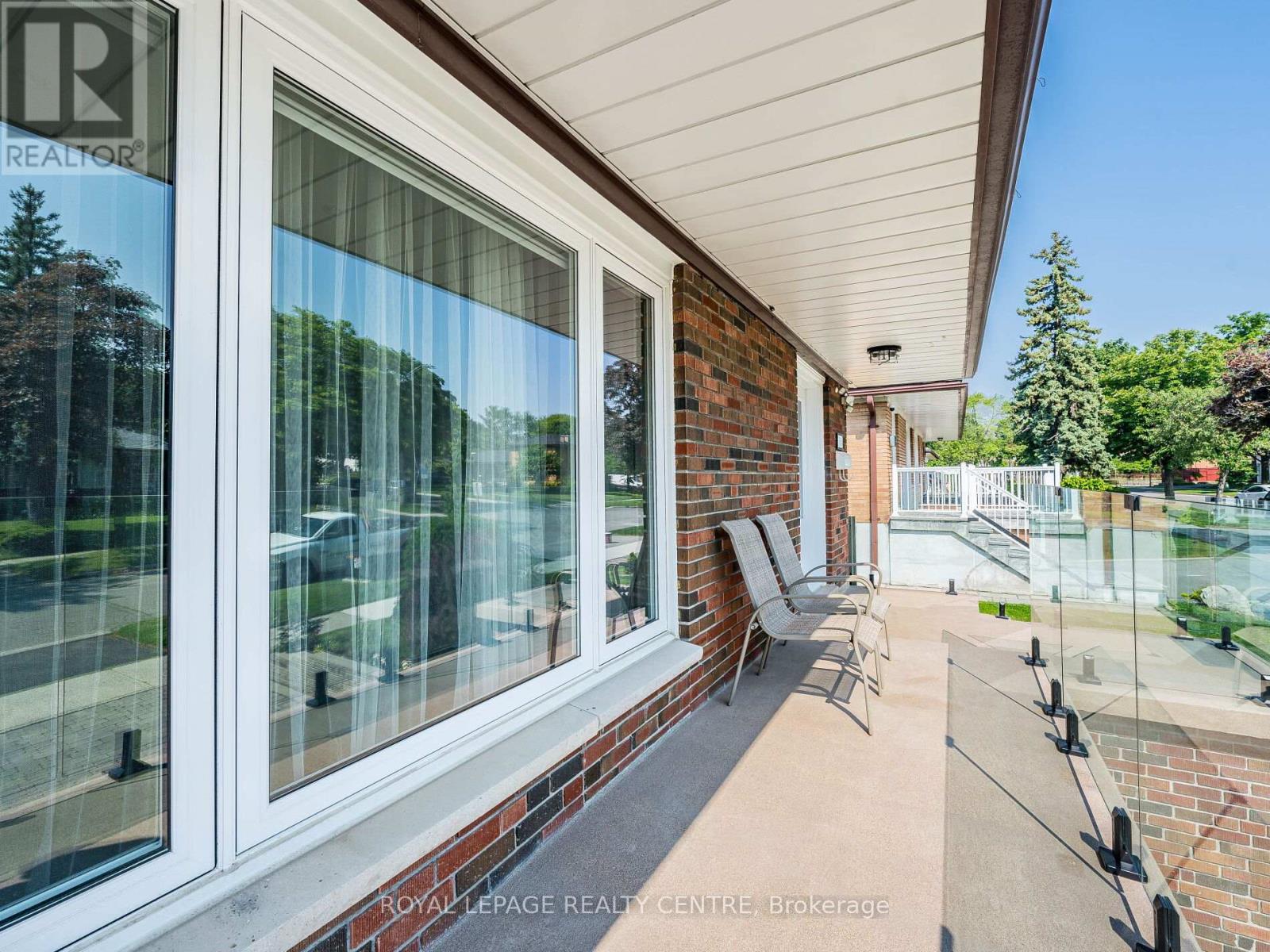 3184 Sunnyhill Drive, Mississauga, Ontario  L4X 2K4 - Photo 33 - W12209672